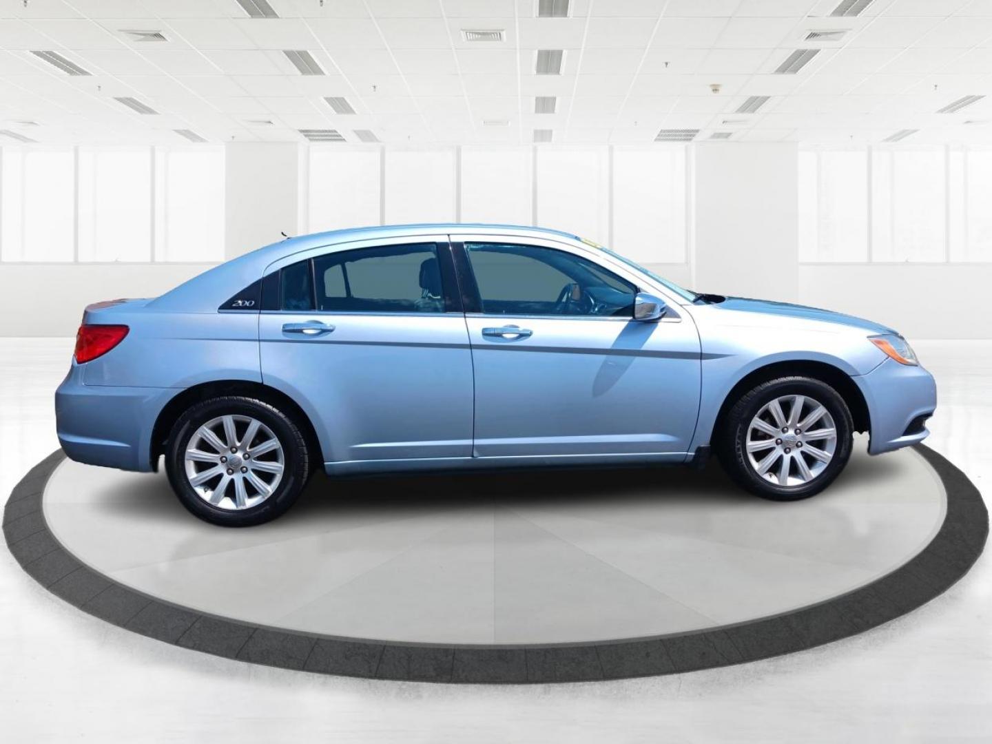 2013 Crystal Blue Pearl Chrysler 200 (1C3CCBCG1DN) with an 3.6L V6 DOHC 24V FFV engine, 6-Speed Automatic transmission, located at 401 Woodman Dr, Riverside, OH, 45431, (937) 908-9800, 39.760899, -84.123421 - Photo#1