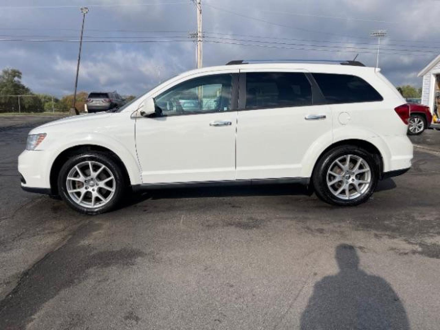 2013 White Dodge Journey Crew AWD (3C4PDDDG7DT) with an 3.6L V6 DOHC 24V engine, 6-Speed Automatic transmission, located at 1230 East Main St, Xenia, OH, 45385, (937) 908-9800, 39.688026, -83.910172 - Photo#4