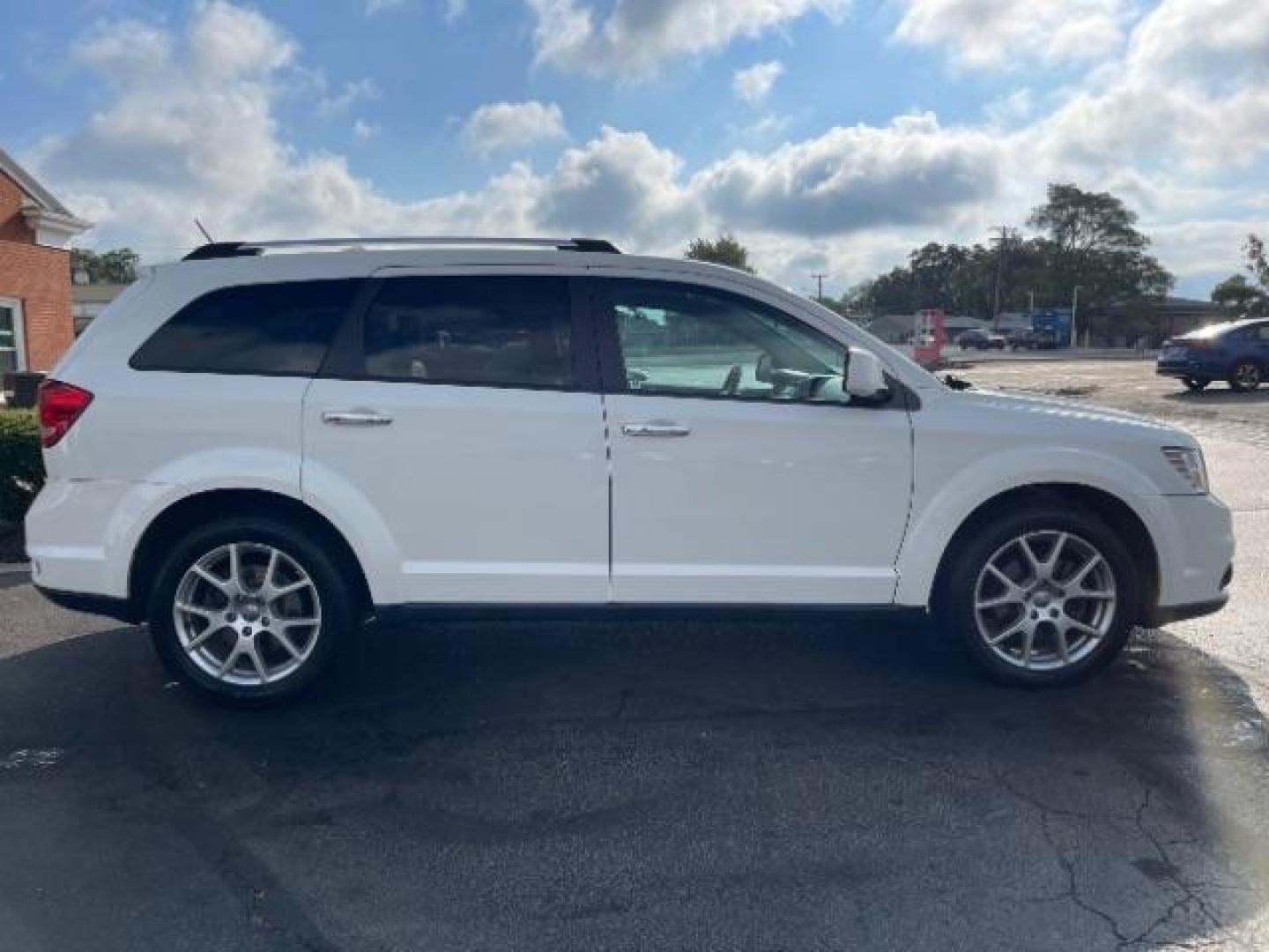 2013 White Dodge Journey Crew AWD (3C4PDDDG7DT) with an 3.6L V6 DOHC 24V engine, 6-Speed Automatic transmission, located at 1230 East Main St, Xenia, OH, 45385, (937) 908-9800, 39.688026, -83.910172 - Photo#5