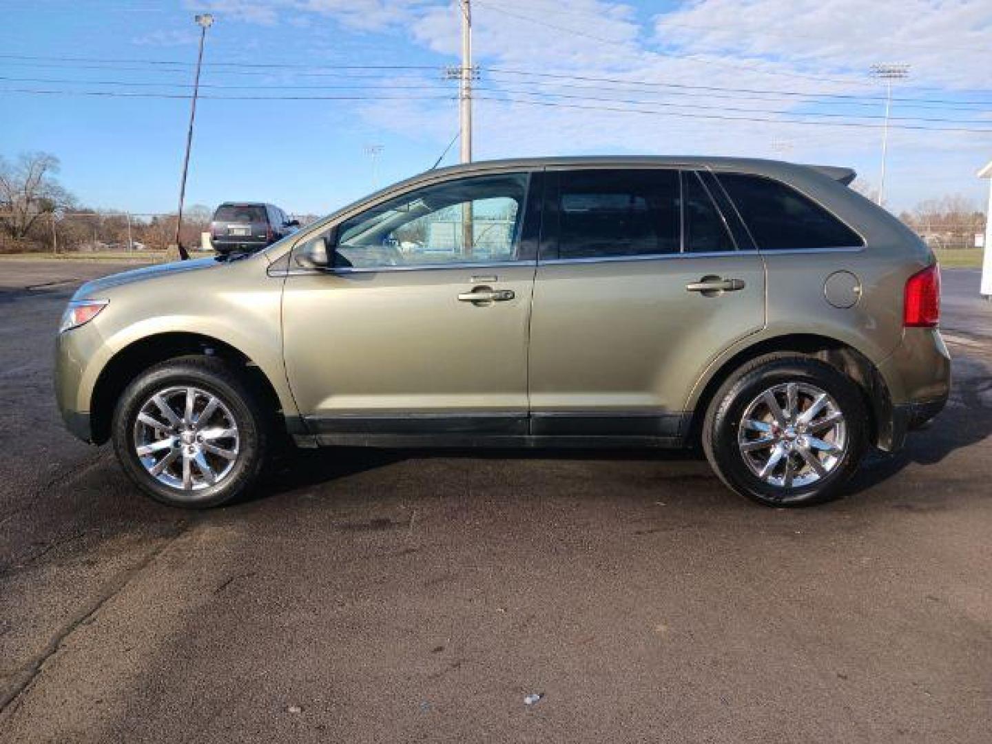 2013 Green Ford Edge Limited AWD (2FMDK4KC3DB) with an 3.5L V6 DOHC 24V engine, 6-Speed Automatic transmission, located at 1099 N County Rd 25A, Troy, OH, 45373, (937) 908-9800, 40.057079, -84.212883 - Photo#3