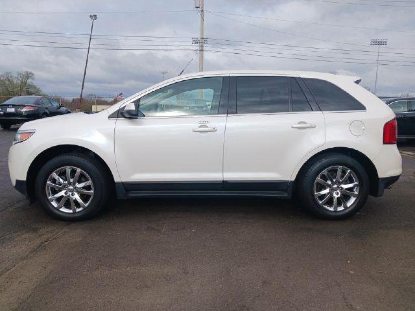 2013 White Platinum Tricoat Metallic Ford Edge Limited FWD (2FMDK3K96DB) with an 2.0L L4 DOHC 16V engine, 6-Speed Automatic transmission, located at 1099 N County Rd 25A, Troy, OH, 45373, (937) 908-9800, 40.057079, -84.212883 - Photo#2