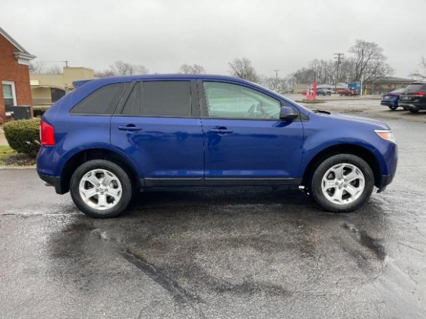 2013 Deep Impact Blue Metallic Ford Edge SEL AWD (2FMDK4JC7DB) with an 3.5L V6 DOHC 24V engine, 6-Speed Automatic transmission, located at 880 E. National Road, Vandalia, OH, 45377, (937) 908-9800, 39.891918, -84.183594 - Photo#3