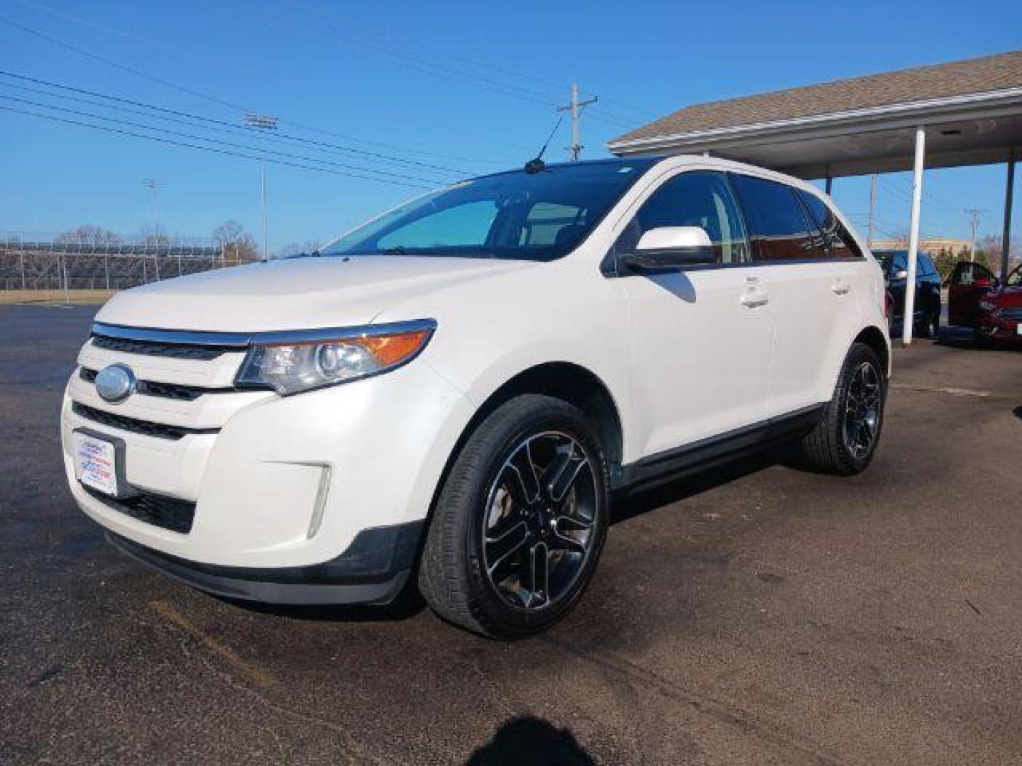 2013 White Platinum Tricoat Metallic Ford Edge SEL AWD (2FMDK4JC5DB) with an 3.5L V6 DOHC 24V engine, 6-Speed Automatic transmission, located at 880 E. National Road, Vandalia, OH, 45377, (937) 908-9800, 39.891918, -84.183594 - Photo#2