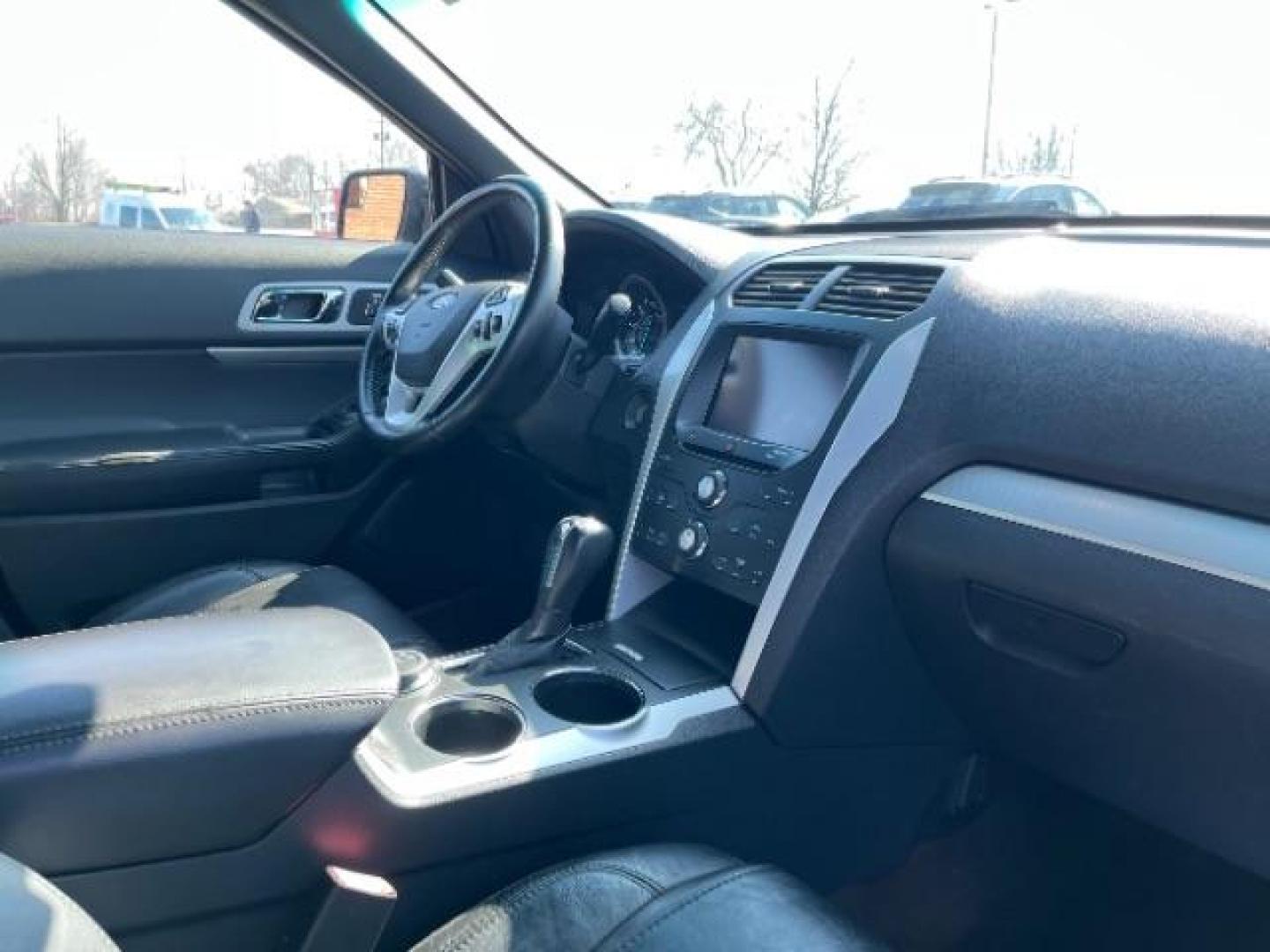 2013 Tuxedo Black Metallic Ford Explorer XLT 4WD (1FM5K8D83DG) with an 3.5L V6 DOHC 24V engine, 6-Speed Automatic transmission, located at 1184 Kauffman Ave, Fairborn, OH, 45324, (937) 908-9800, 39.807072, -84.030914 - Photo#8