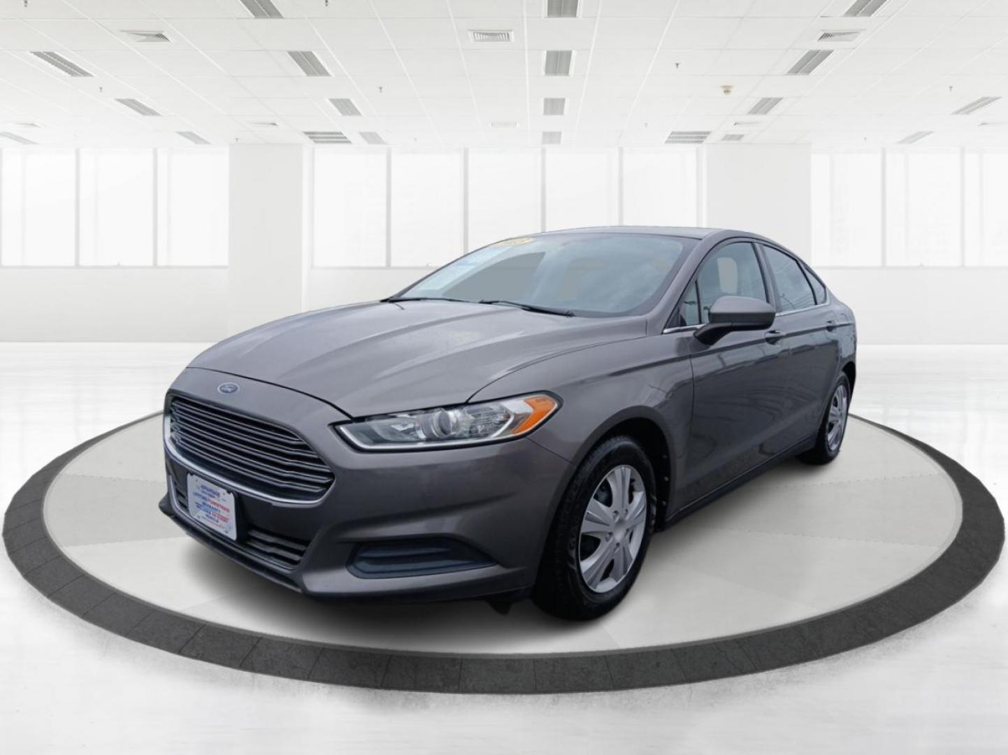 2013 Sterling Gray Ford Fusion S (3FA6P0G76DR) with an 2.5L L4 DOHC 16V engine, located at 880 E. National Road, Vandalia, OH, 45377, (937) 908-9800, 39.891918, -84.183594 - Photo#7