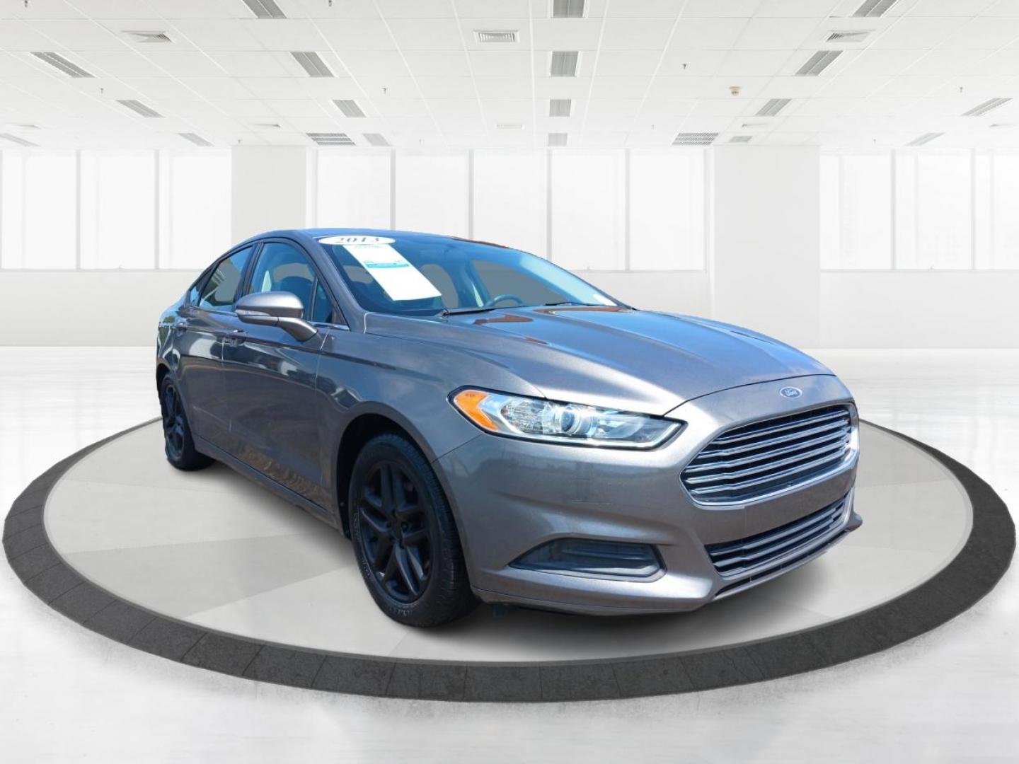 2013 Sterling Gray Ford Fusion (3FA6P0HR2DR) with an 1.6L L4 DOHC 16V engine, located at 1230 East Main St, Xenia, OH, 45385, (937) 908-9800, 39.688026, -83.910172 - Photo#0