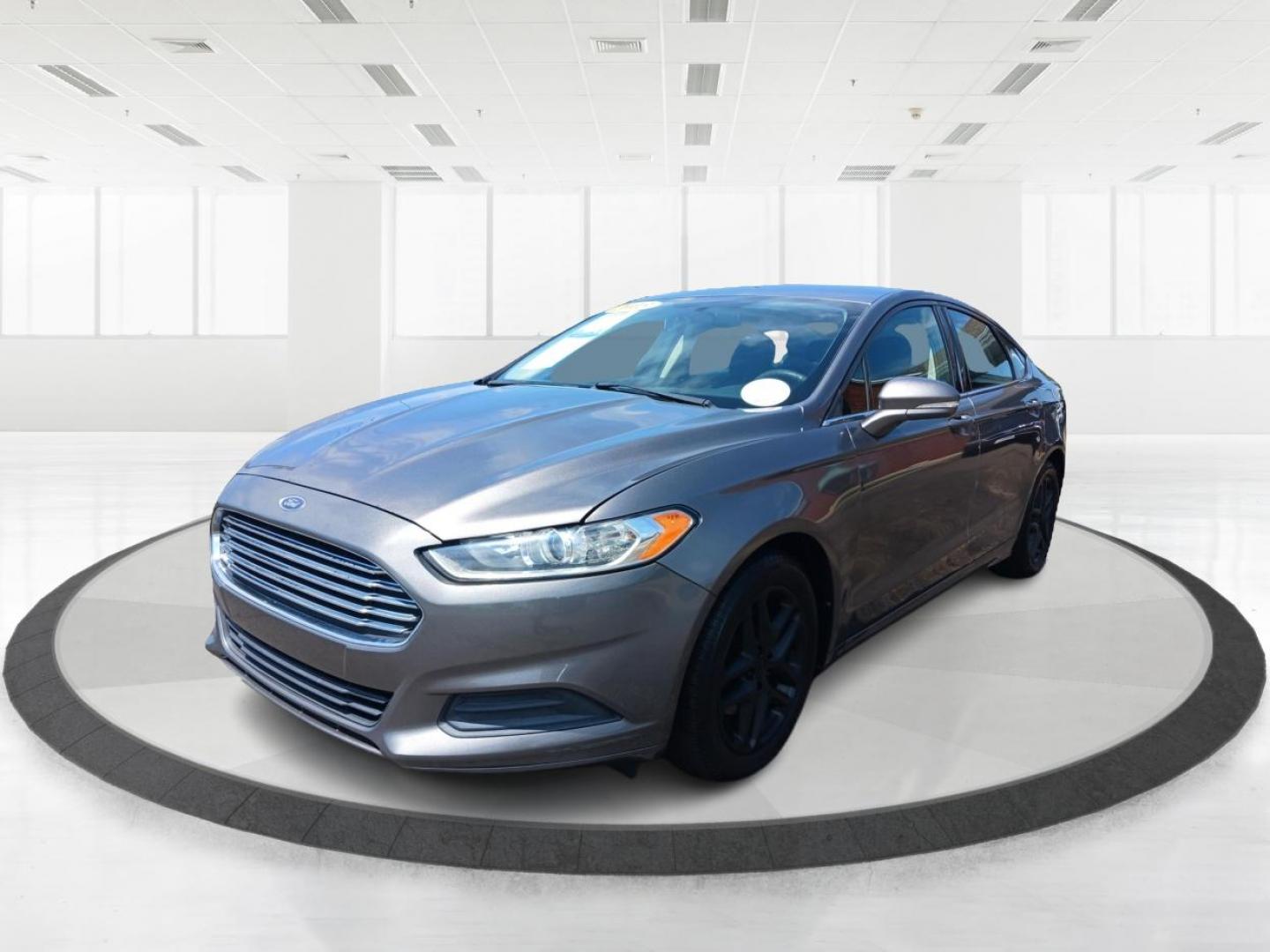 2013 Sterling Gray Ford Fusion (3FA6P0HR2DR) with an 1.6L L4 DOHC 16V engine, located at 1230 East Main St, Xenia, OH, 45385, (937) 908-9800, 39.688026, -83.910172 - Photo#7