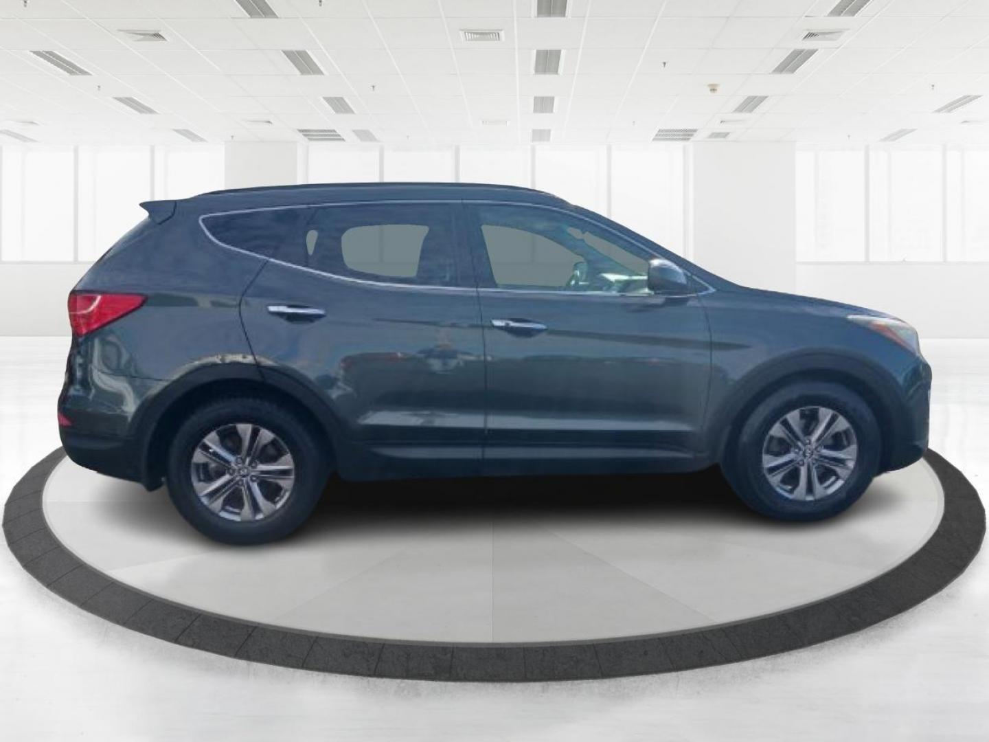 2013 Juniper Green Hyundai Santa Fe Sport 2.4 FWD (5XYZU3LB8DG) with an 2.4L L4 DOHC 16V engine, 6-Speed Automatic transmission, located at 1230 East Main St, Xenia, OH, 45385, (937) 908-9800, 39.688026, -83.910172 - Photo#3