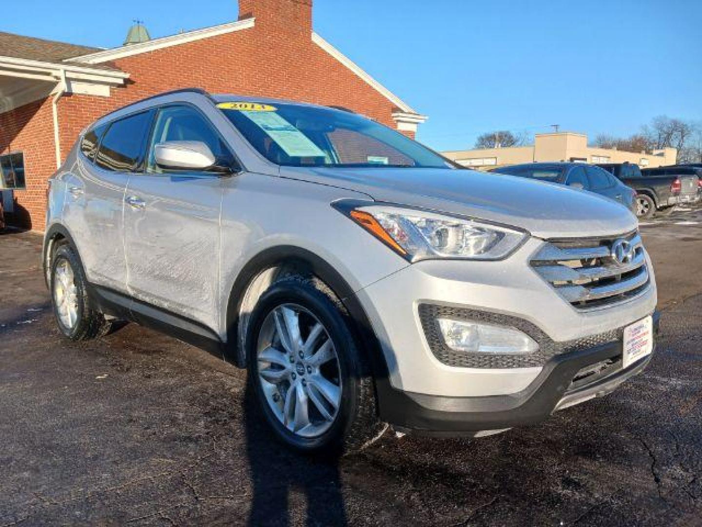 2013 Moonstone Silver Hyundai Santa Fe Sport 2.0 AWD (5XYZUDLA4DG) with an 2.0L L4 DOHC 16V engine, 6-Speed Automatic transmission, located at 1230 East Main St, Xenia, OH, 45385, (937) 908-9800, 39.688026, -83.910172 - Photo#0