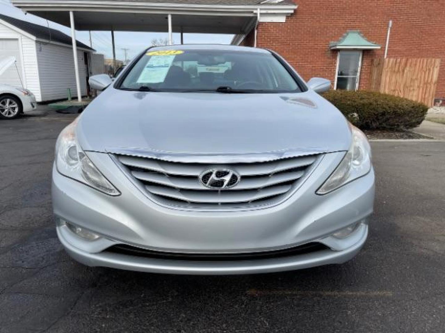 2013 Silver Hyundai Sonata GLS (5NPEB4AC5DH) with an 2.4L L4 DOHC 16V engine, 6-Speed Automatic transmission, located at 1099 N County Rd 25A, Troy, OH, 45373, (937) 908-9800, 40.057079, -84.212883 - Photo#4