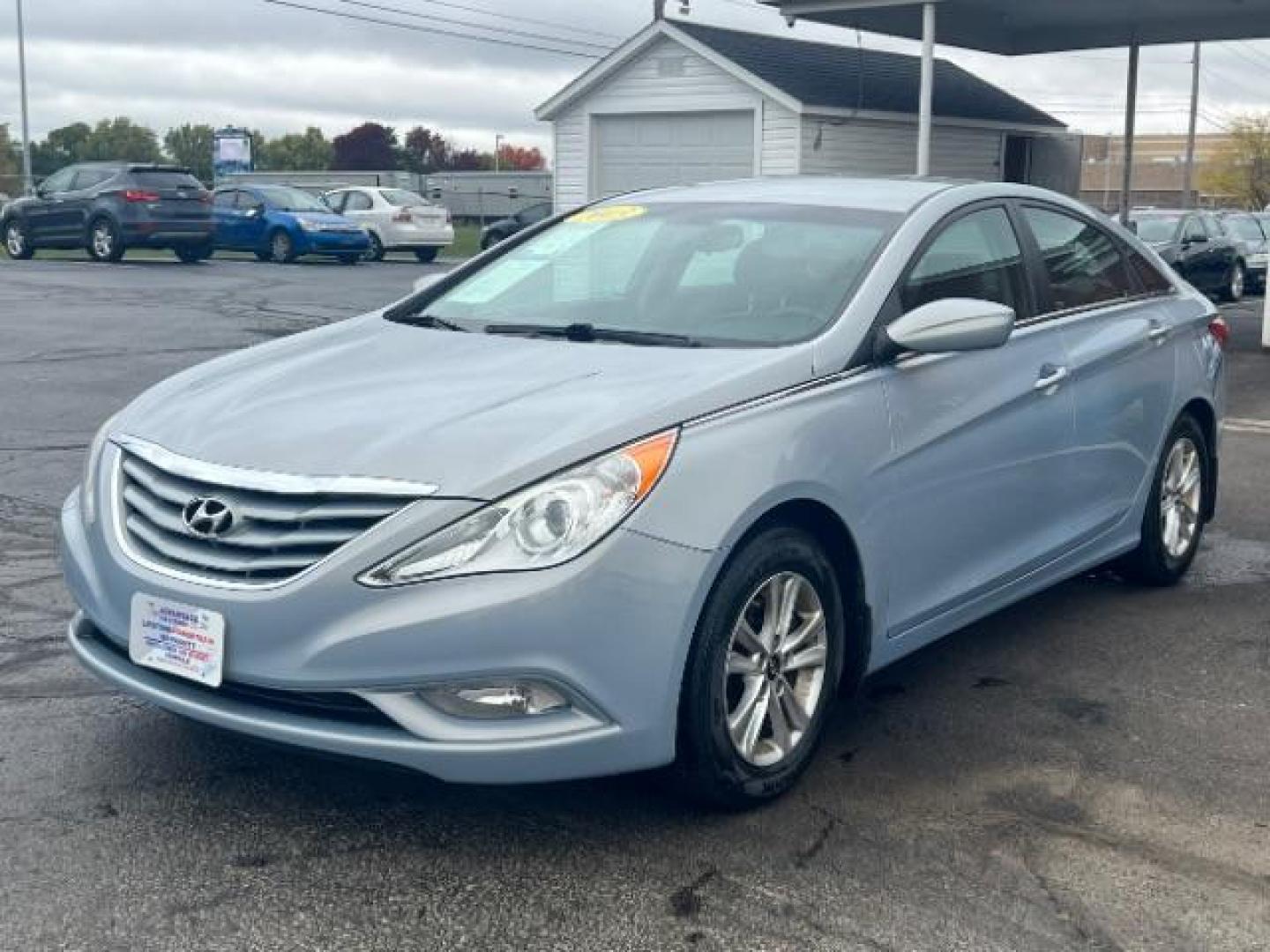 2013 Blue Hyundai Sonata GLS (5NPEB4AC8DH) with an 2.4L L4 DOHC 16V engine, 6-Speed Automatic transmission, located at 401 Woodman Dr, Riverside, OH, 45431, (937) 908-9800, 39.760899, -84.123421 - Photo#2