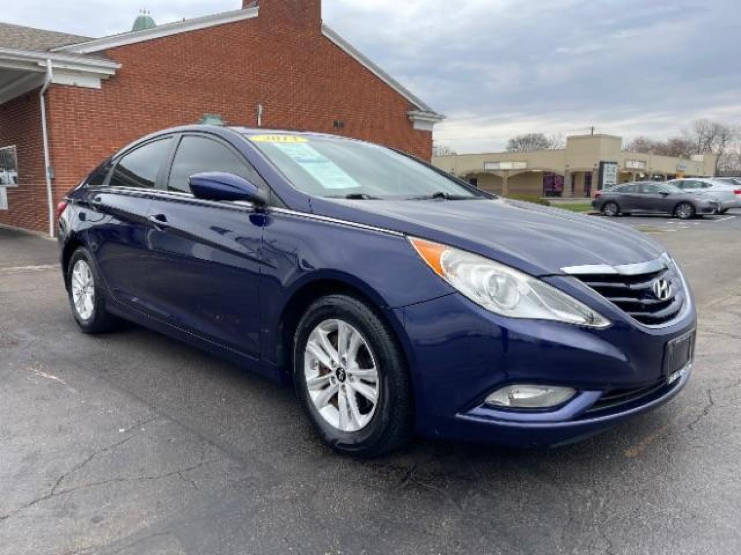 2013 Blue Hyundai Sonata GLS (5NPEB4AC8DH) with an 2.4L L4 DOHC 16V engine, 6-Speed Automatic transmission, located at 1951 S Dayton Lakeview Rd., New Carlisle, OH, 45344, (937) 908-9800, 39.890999, -84.050255 - Photo#0