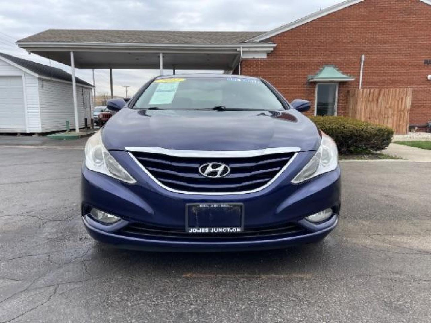 2013 Blue Hyundai Sonata GLS (5NPEB4AC8DH) with an 2.4L L4 DOHC 16V engine, 6-Speed Automatic transmission, located at 1951 S Dayton Lakeview Rd., New Carlisle, OH, 45344, (937) 908-9800, 39.890999, -84.050255 - Photo#2