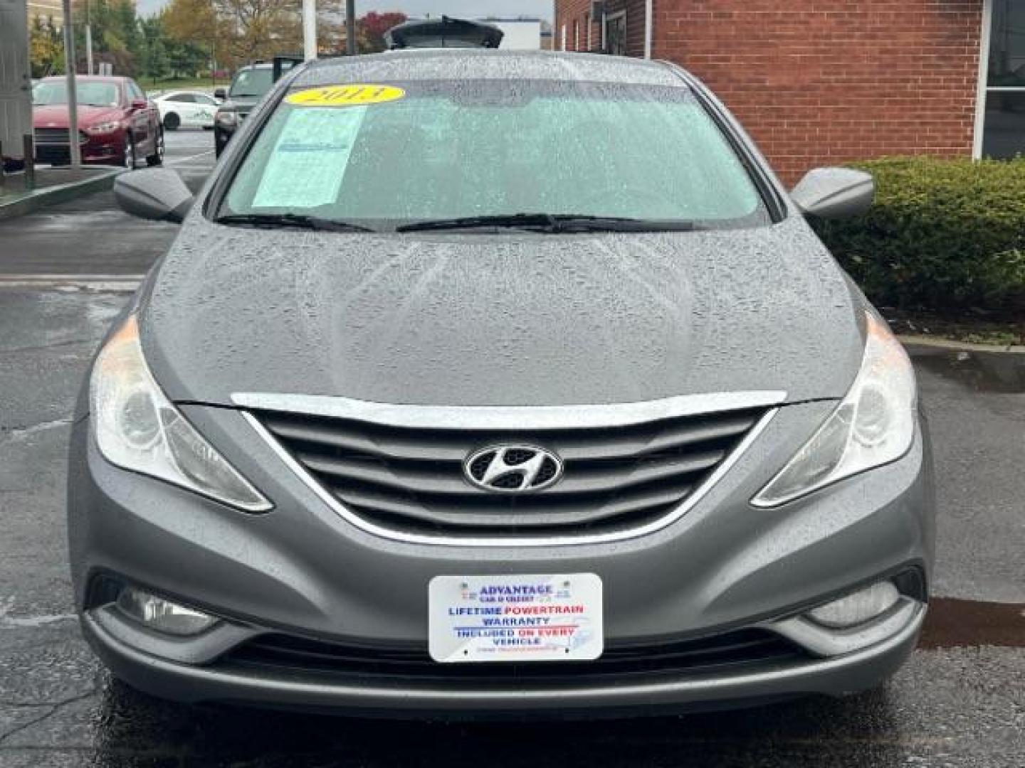 2013 Gray Hyundai Sonata GLS (5NPEB4AC5DH) with an 2.4L L4 DOHC 16V engine, 6-Speed Automatic transmission, located at 1230 East Main St, Xenia, OH, 45385, (937) 908-9800, 39.688026, -83.910172 - Photo#1