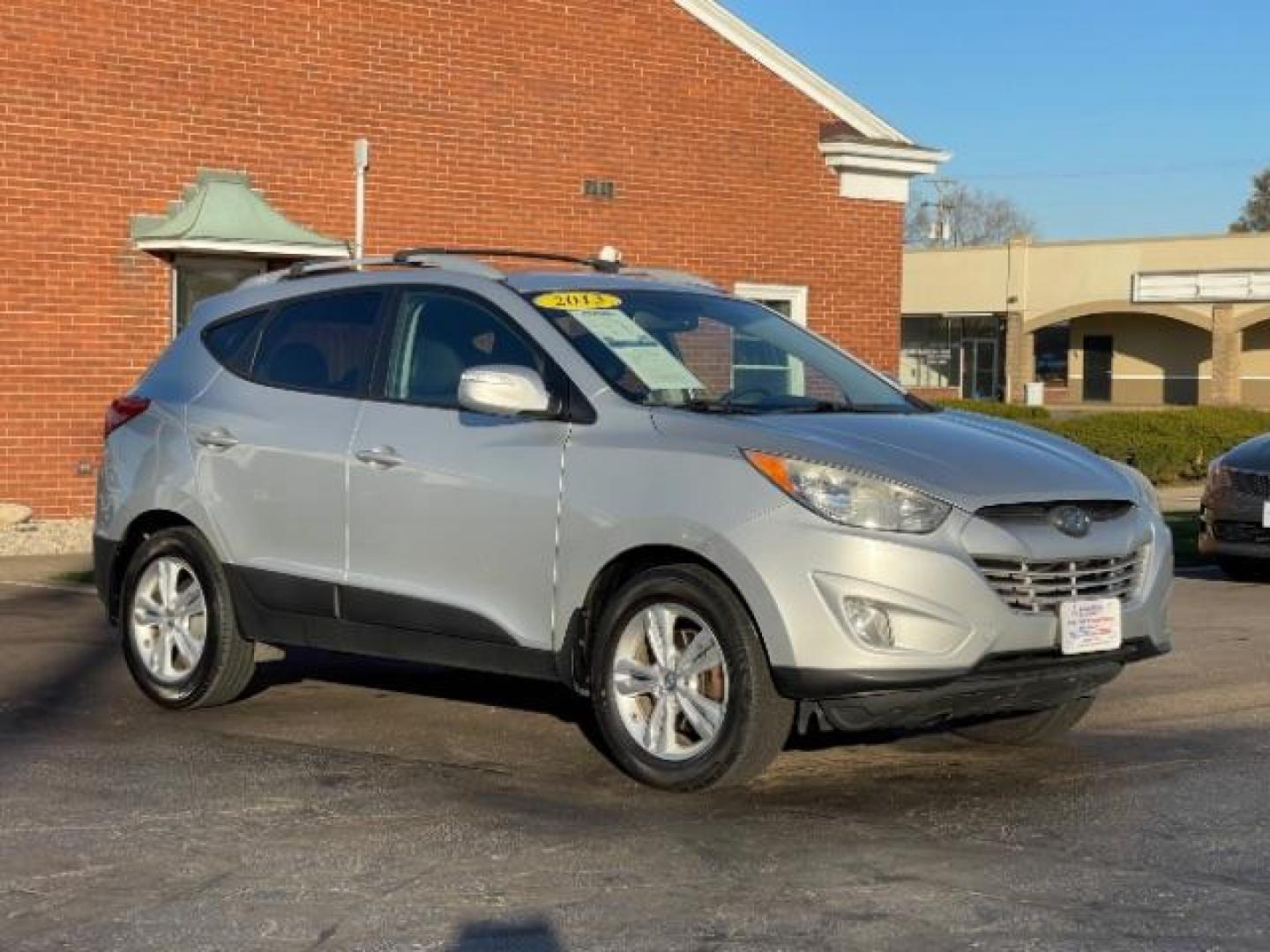 2013 Diamond Silver Metallic Hyundai Tucson GLS AWD (KM8JUCAC1DU) with an 2.4L L4 DOHC 16V engine, 6-Speed Automatic transmission, located at 1230 East Main St, Xenia, OH, 45385, (937) 908-9800, 39.688026, -83.910172 - Photo#0