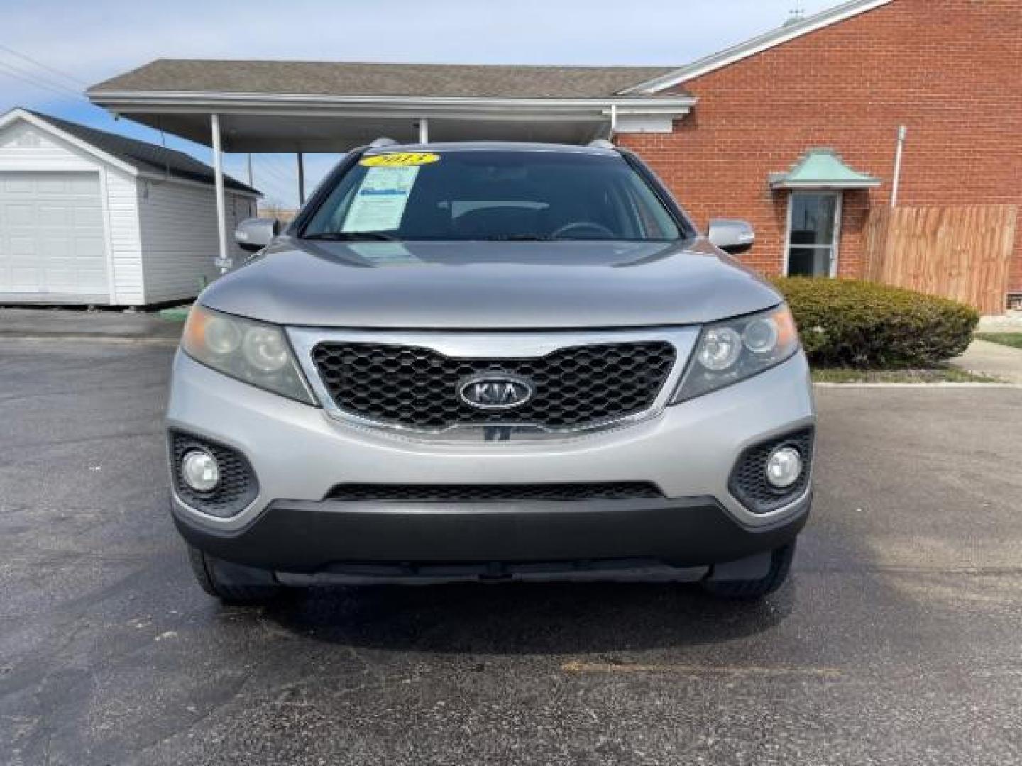 2013 Satin Metal Kia Sorento LX 2WD (5XYKT3A67DG) with an 2.4L L4 DOHC 16V engine, 6-Speed Automatic transmission, located at 1184 Kauffman Ave, Fairborn, OH, 45324, (937) 908-9800, 39.807072, -84.030914 - Photo#2