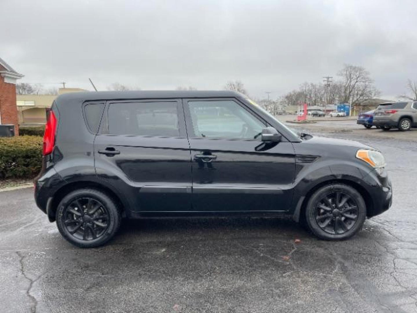 2013 Shadow Metallic Kia Soul + (KNDJT2A68D7) with an 2.0L L4 DOHC 16V engine, located at 880 E. National Road, Vandalia, OH, 45377, (937) 908-9800, 39.891918, -84.183594 - Photo#3