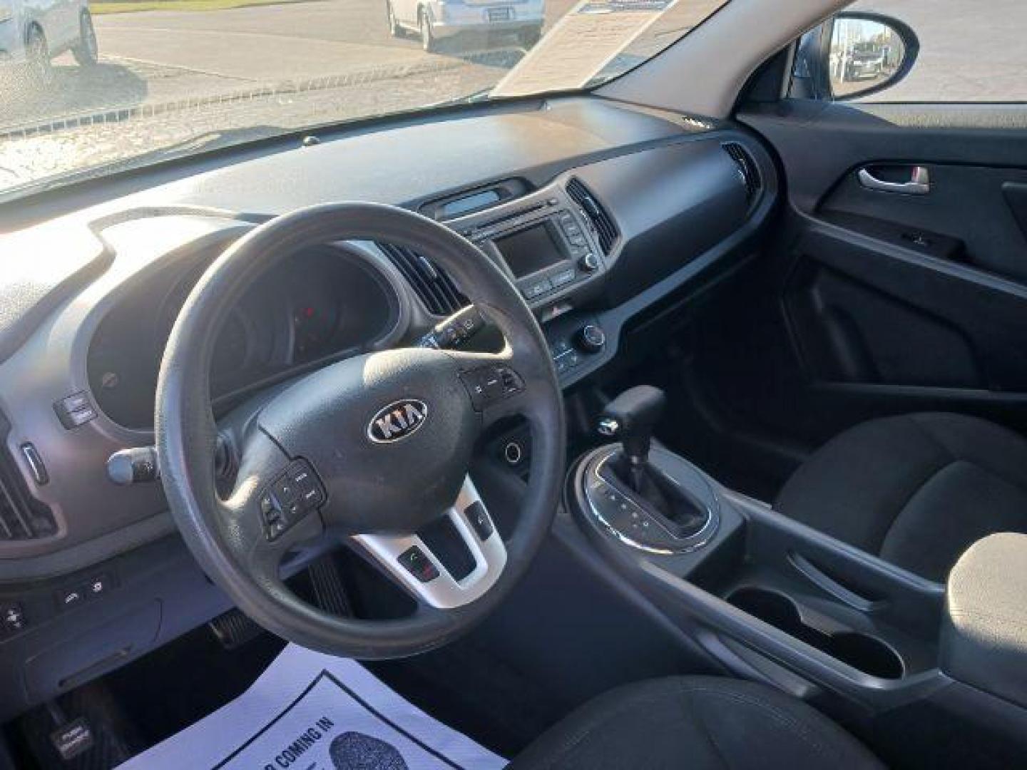 2013 Twilight Blue Kia Sportage LX FWD (KNDPB3A26D7) with an 2.4L V6 DOHC 24V engine, 6-Speed Automatic transmission, located at 1951 S Dayton Lakeview Rd., New Carlisle, OH, 45344, (937) 908-9800, 39.890999, -84.050255 - Photo#6