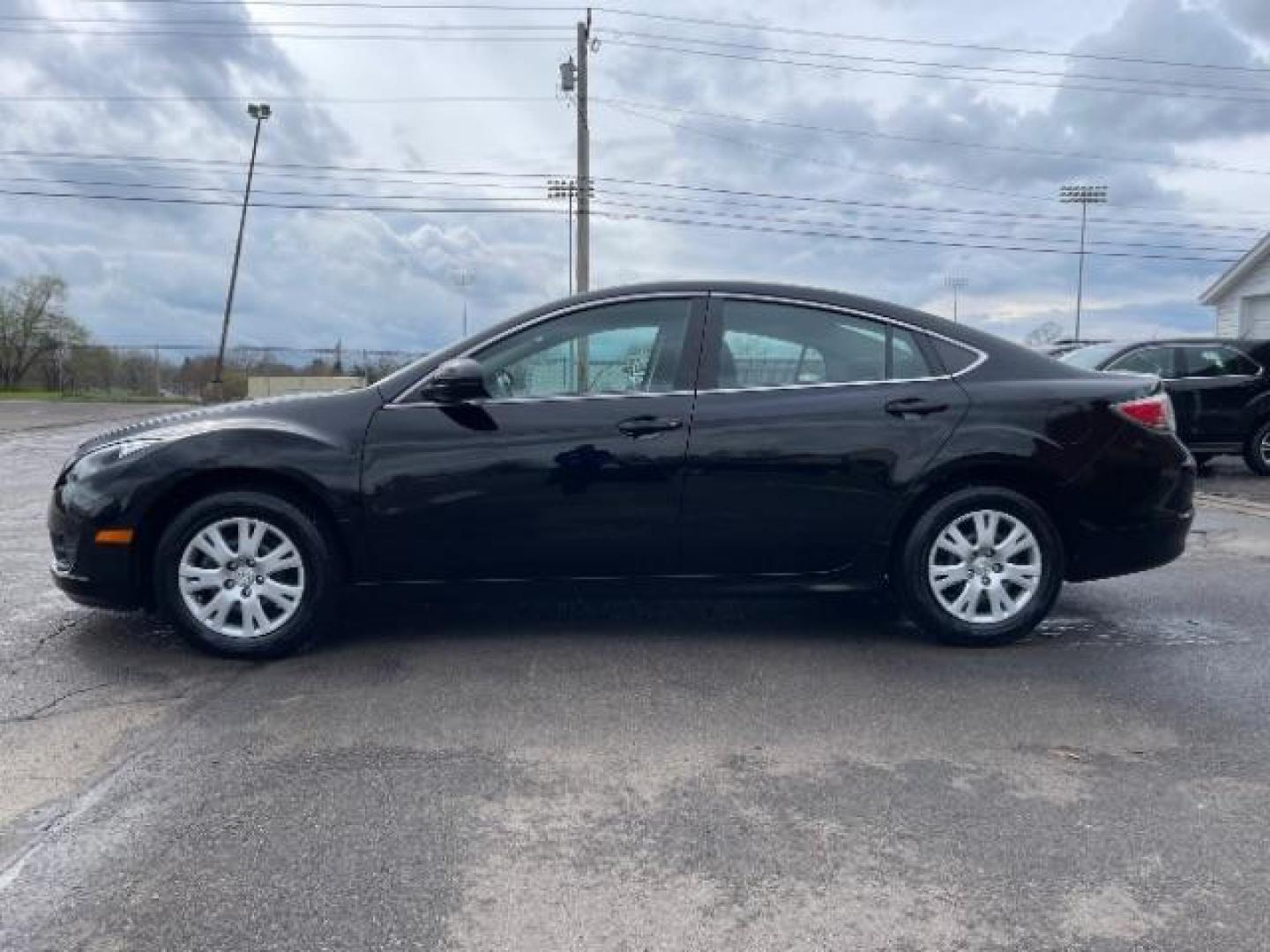 2013 Ebony Black Mazda Mazda6 i Sport (1YVHZ8BH8D5) with an 2.5L L4 DOHC 16V engine, 6-Speed Automatic transmission, located at 4508 South Dixie Dr, Moraine, OH, 45439, (937) 908-9800, 39.689976, -84.218452 - Photo#2