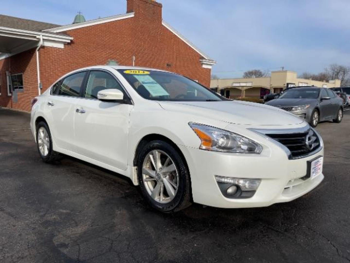 2013 Pearl White Nissan Altima 2.5 SV (1N4AL3AP4DN) with an 2.5L L4 DOHC 16V engine, located at 1099 N County Rd 25A, Troy, OH, 45373, (937) 908-9800, 40.057079, -84.212883 - Photo#0