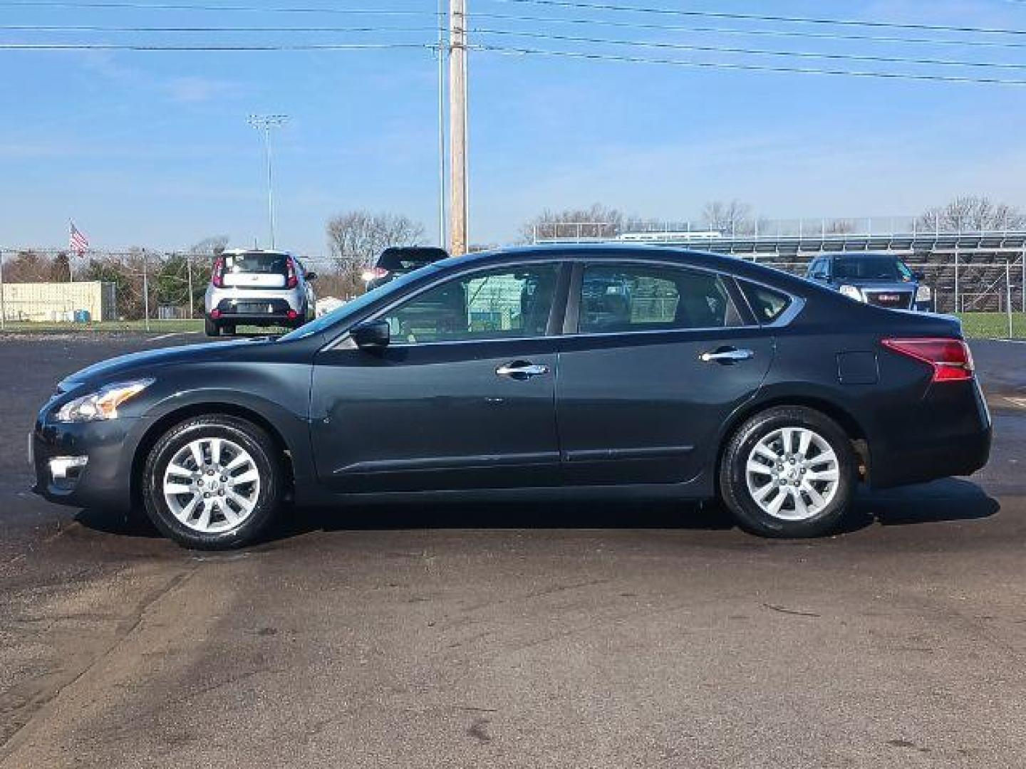 2013 Storm Blue Metallic Nissan Altima 2.5 S (1N4AL3AP7DC) with an 2.5L L4 DOHC 16V engine, located at 1099 N County Rd 25A, Troy, OH, 45373, (937) 908-9800, 40.057079, -84.212883 - Photo#3