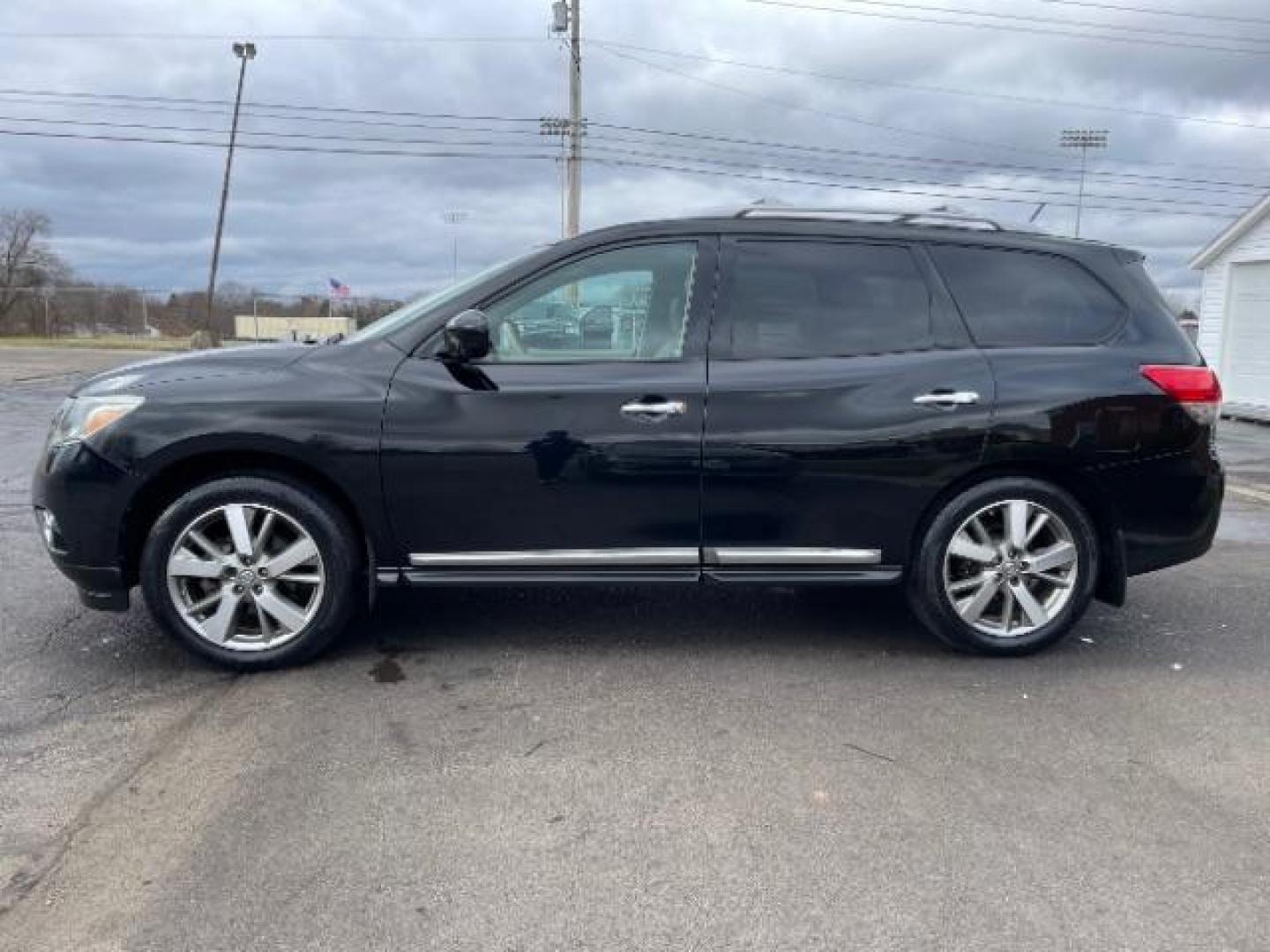 2013 Super Black Nissan Pathfinder Platinum 4WD (5N1AR2MM9DC) with an 3.5L V6 DOHC 24V engine, Continuously Variable Transmission transmission, located at 401 Woodman Dr, Riverside, OH, 45431, (937) 908-9800, 39.760899, -84.123421 - Photo#2