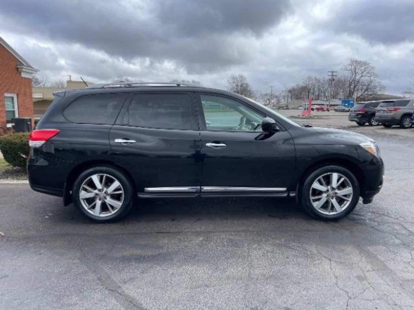 2013 Super Black Nissan Pathfinder Platinum 4WD (5N1AR2MM9DC) with an 3.5L V6 DOHC 24V engine, Continuously Variable Transmission transmission, located at 401 Woodman Dr, Riverside, OH, 45431, (937) 908-9800, 39.760899, -84.123421 - Photo#3