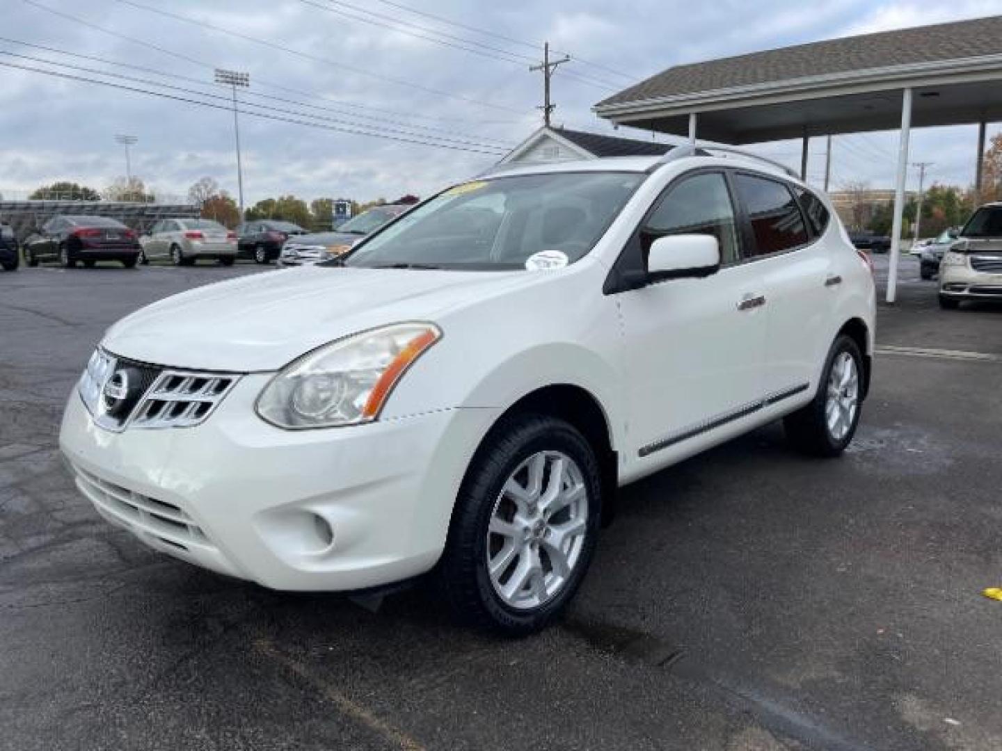 2013 Pearl White Nissan Rogue S AWD (JN8AS5MVXDW) with an 2.5L L4 DOHC 16V engine, Continuously Variable Transmission transmission, located at 1230 East Main St, Xenia, OH, 45385, (937) 908-9800, 39.688026, -83.910172 - Photo#1