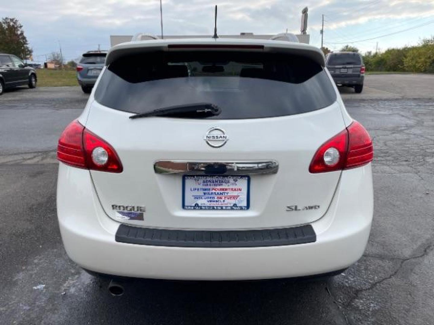 2013 Pearl White Nissan Rogue S AWD (JN8AS5MVXDW) with an 2.5L L4 DOHC 16V engine, Continuously Variable Transmission transmission, located at 1230 East Main St, Xenia, OH, 45385, (937) 908-9800, 39.688026, -83.910172 - Photo#4