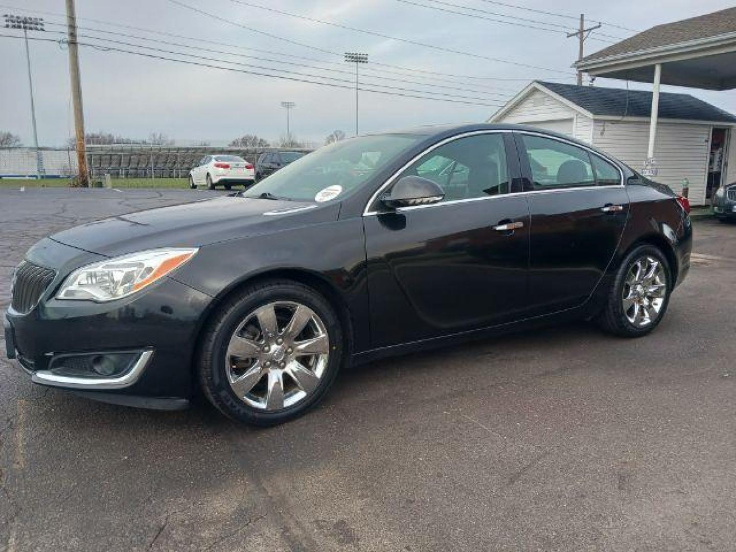 2014 Black Onyx Buick Regal Premium 2 (2G4GR5GX3E9) with an 2.0L L4 DOHC 16V TURBO engine, 6-Speed Automatic transmission, located at 1184 Kauffman Ave, Fairborn, OH, 45324, (937) 908-9800, 39.807072, -84.030914 - Photo#2