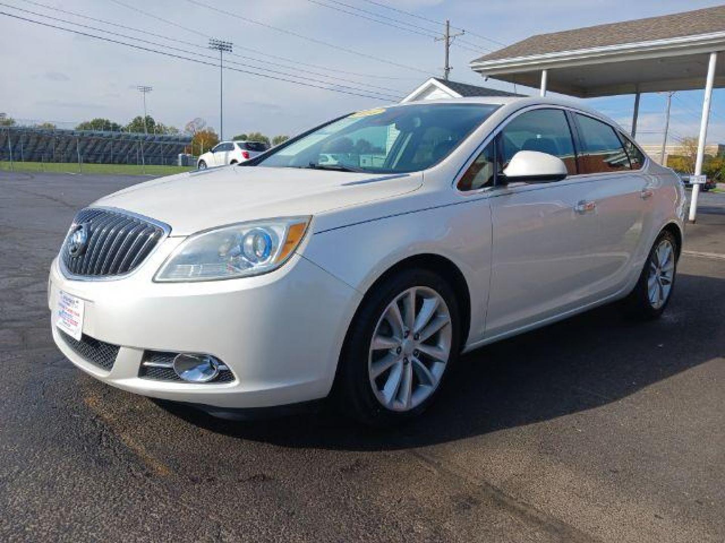 2014 Summit White Buick Verano Leather (1G4PS5SK2E4) with an 2.4L L4 DOHC 16V FFV engine, 6-Speed Automatic transmission, located at 4508 South Dixie Dr, Moraine, OH, 45439, (937) 908-9800, 39.689976, -84.218452 - Photo#2