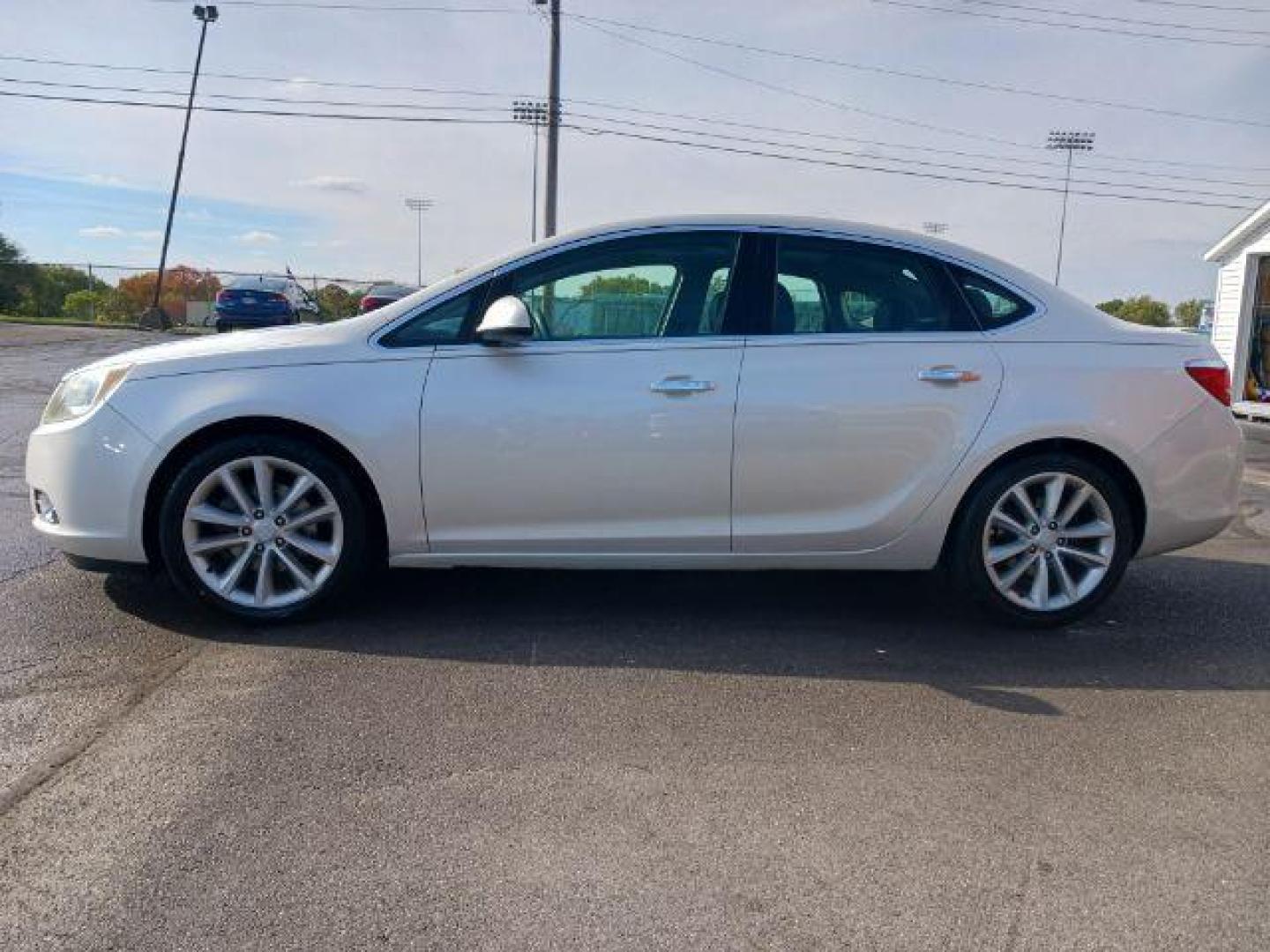 2014 Summit White Buick Verano Leather (1G4PS5SK2E4) with an 2.4L L4 DOHC 16V FFV engine, 6-Speed Automatic transmission, located at 4508 South Dixie Dr, Moraine, OH, 45439, (937) 908-9800, 39.689976, -84.218452 - Photo#3