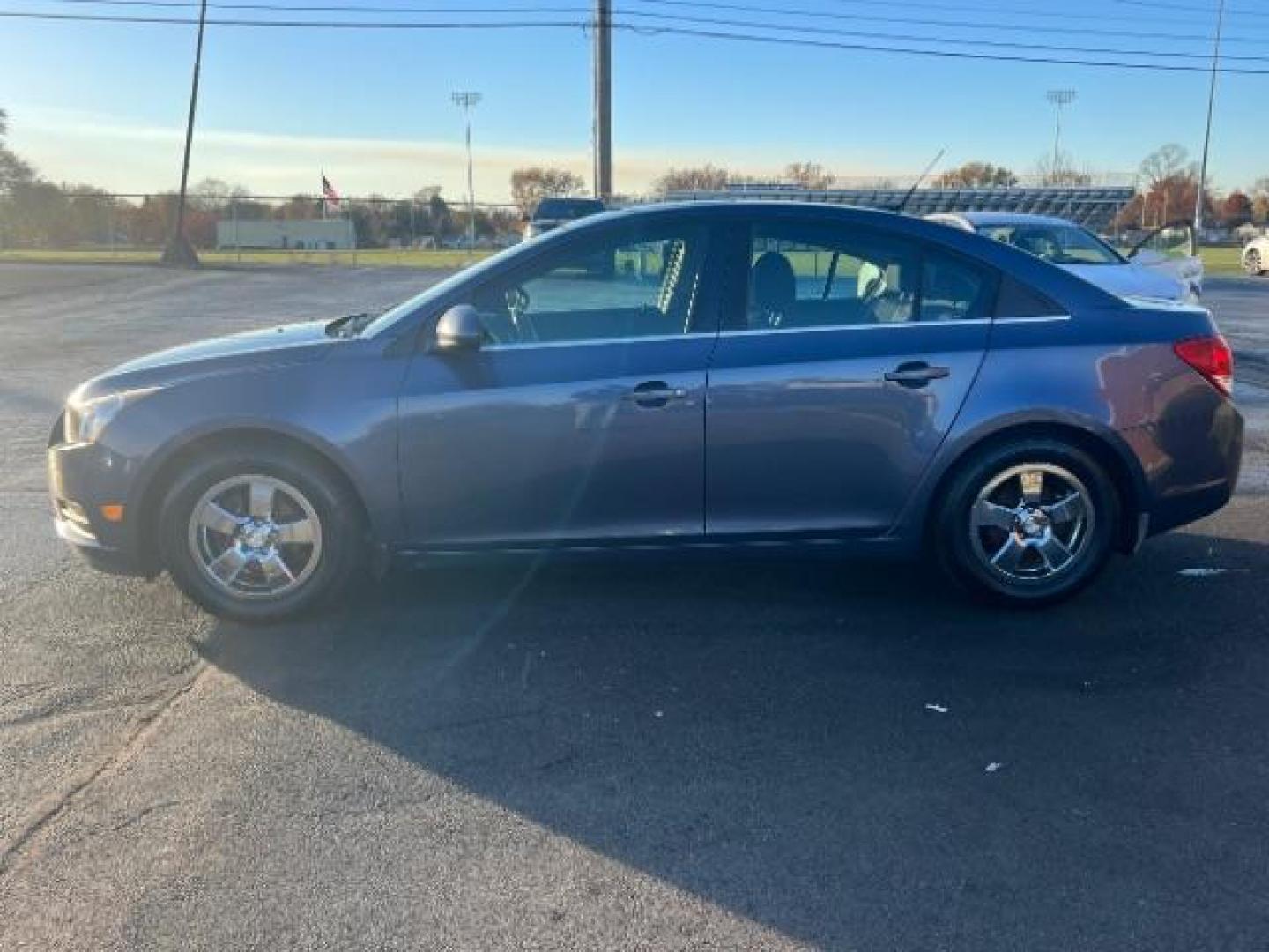 2014 Atlantis Blue Metallic Chevrolet Cruze 1LT Auto (1G1PC5SB8E7) with an 1.4L L4 DOHC 16V TURBO engine, 6-Speed Automatic transmission, located at 1230 East Main St, Xenia, OH, 45385, (937) 908-9800, 39.688026, -83.910172 - Photo#3