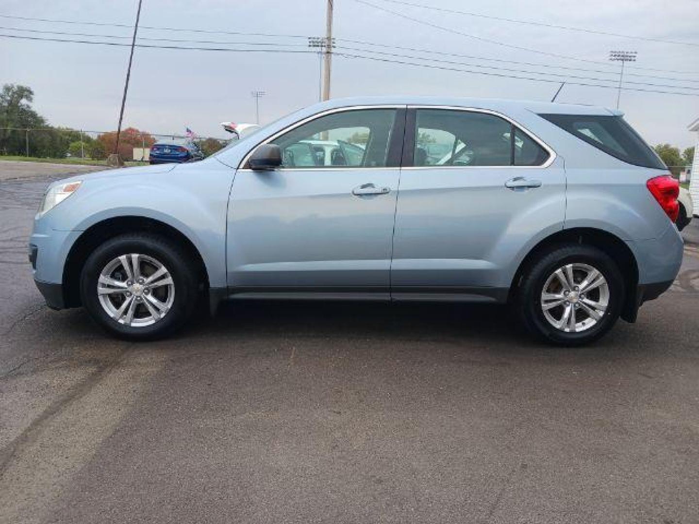 2014 Atlantis Blue Metallic Chevrolet Equinox LS 2WD (2GNALAEK6E6) with an 2.4L L4 DOHC 16V FFV engine, 6-Speed Automatic transmission, located at 1184 Kauffman Ave, Fairborn, OH, 45324, (937) 908-9800, 39.807072, -84.030914 - Photo#3