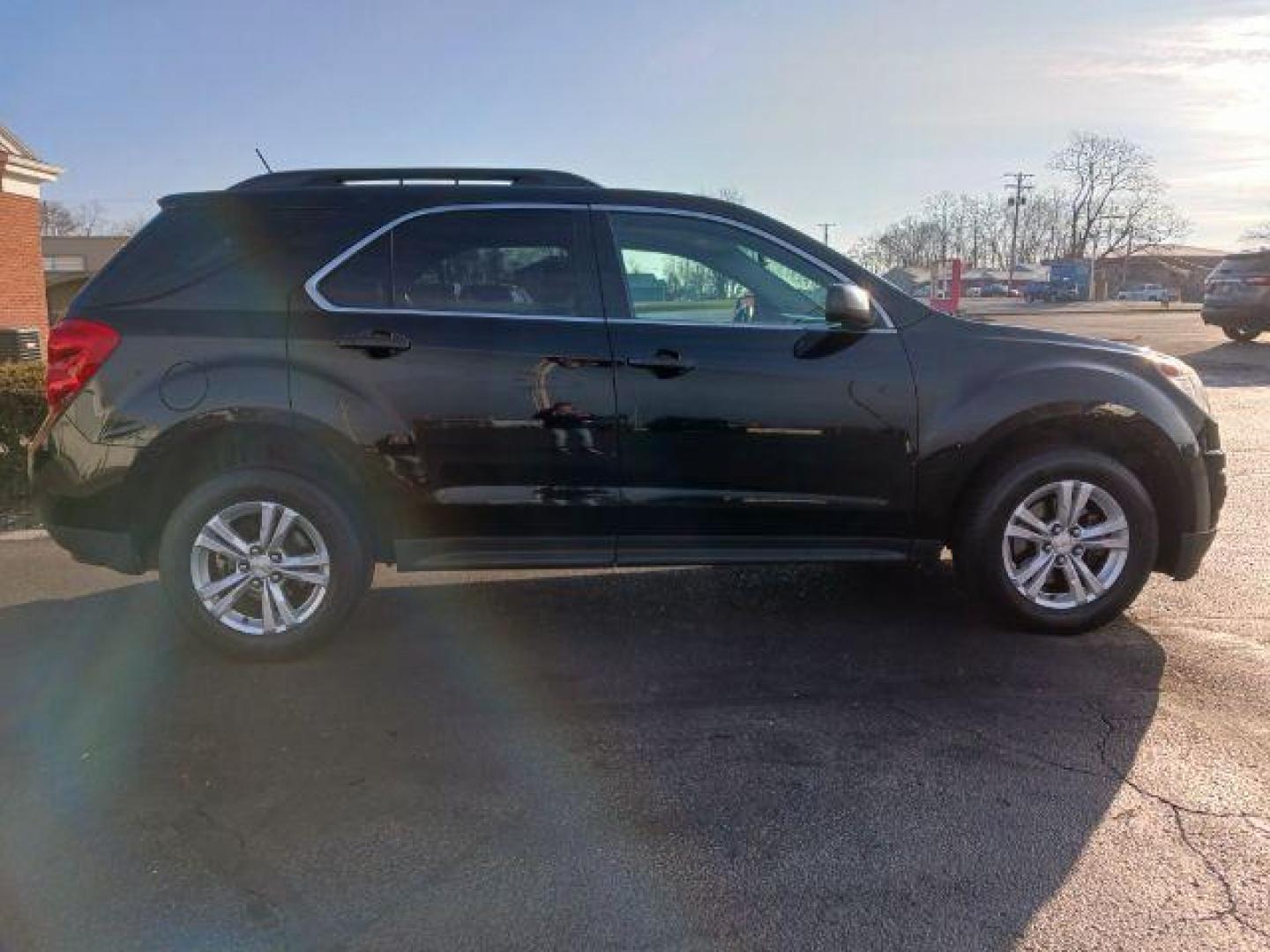 2014 Black Chevrolet Equinox 1LT 2WD (2GNALBEK1E6) with an 2.4L L4 DOHC 16V FFV engine, 6-Speed Automatic transmission, located at 4508 South Dixie Dr, Moraine, OH, 45439, (937) 908-9800, 39.689976, -84.218452 - Photo#4