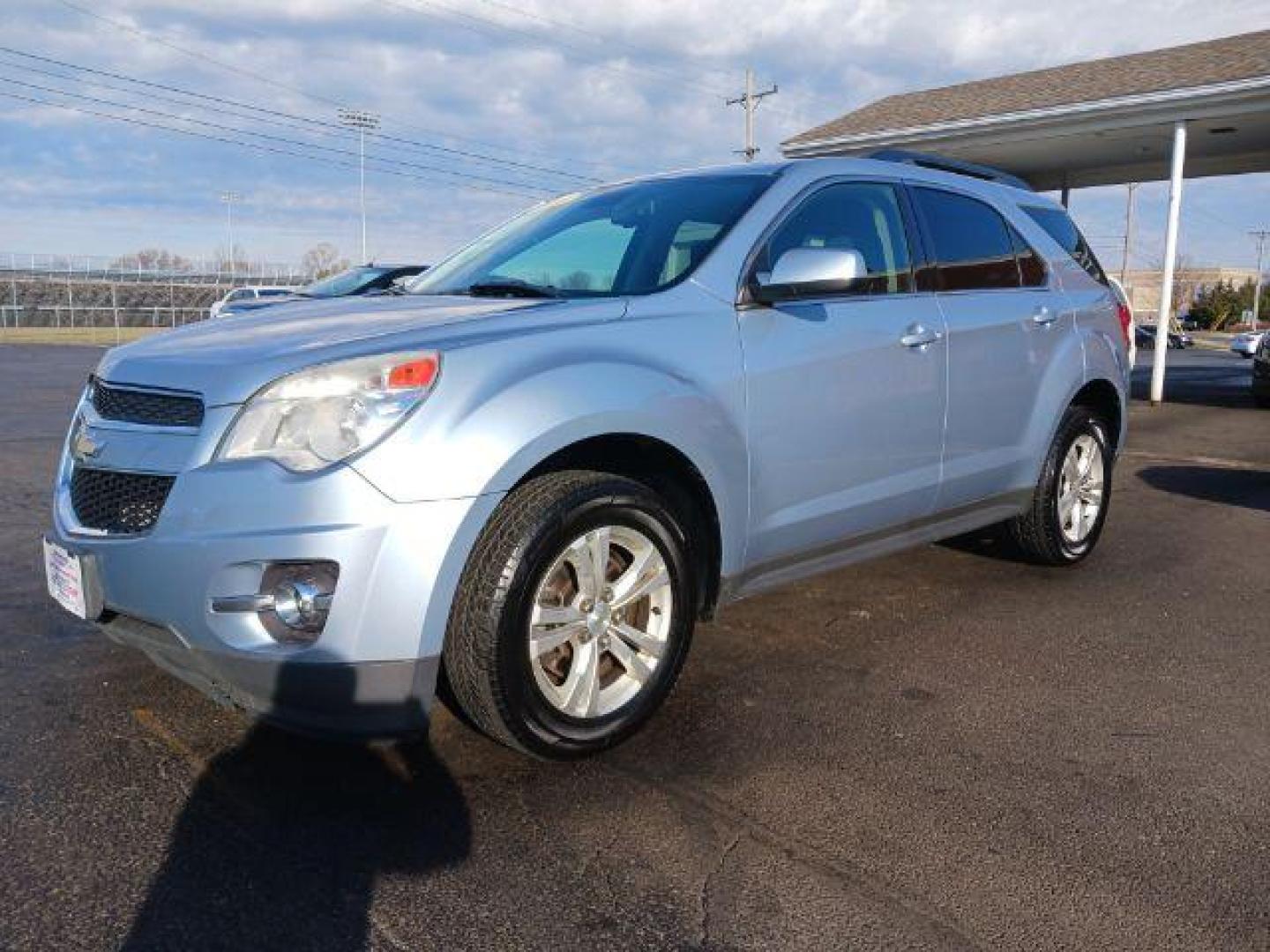 2014 Blue Chevrolet Equinox 2LT 2WD (2GNALCEK0E6) with an 2.4L L4 DOHC 16V FFV engine, 6-Speed Automatic transmission, located at 880 E. National Road, Vandalia, OH, 45377, (937) 908-9800, 39.891918, -84.183594 - Photo#2