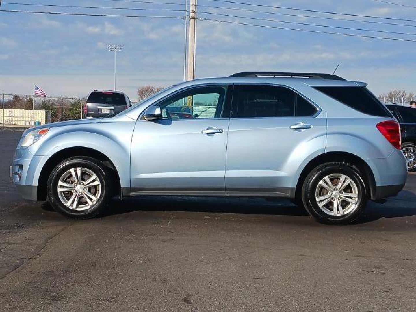 2014 Blue Chevrolet Equinox 2LT 2WD (2GNALCEK0E6) with an 2.4L L4 DOHC 16V FFV engine, 6-Speed Automatic transmission, located at 880 E. National Road, Vandalia, OH, 45377, (937) 908-9800, 39.891918, -84.183594 - Photo#3