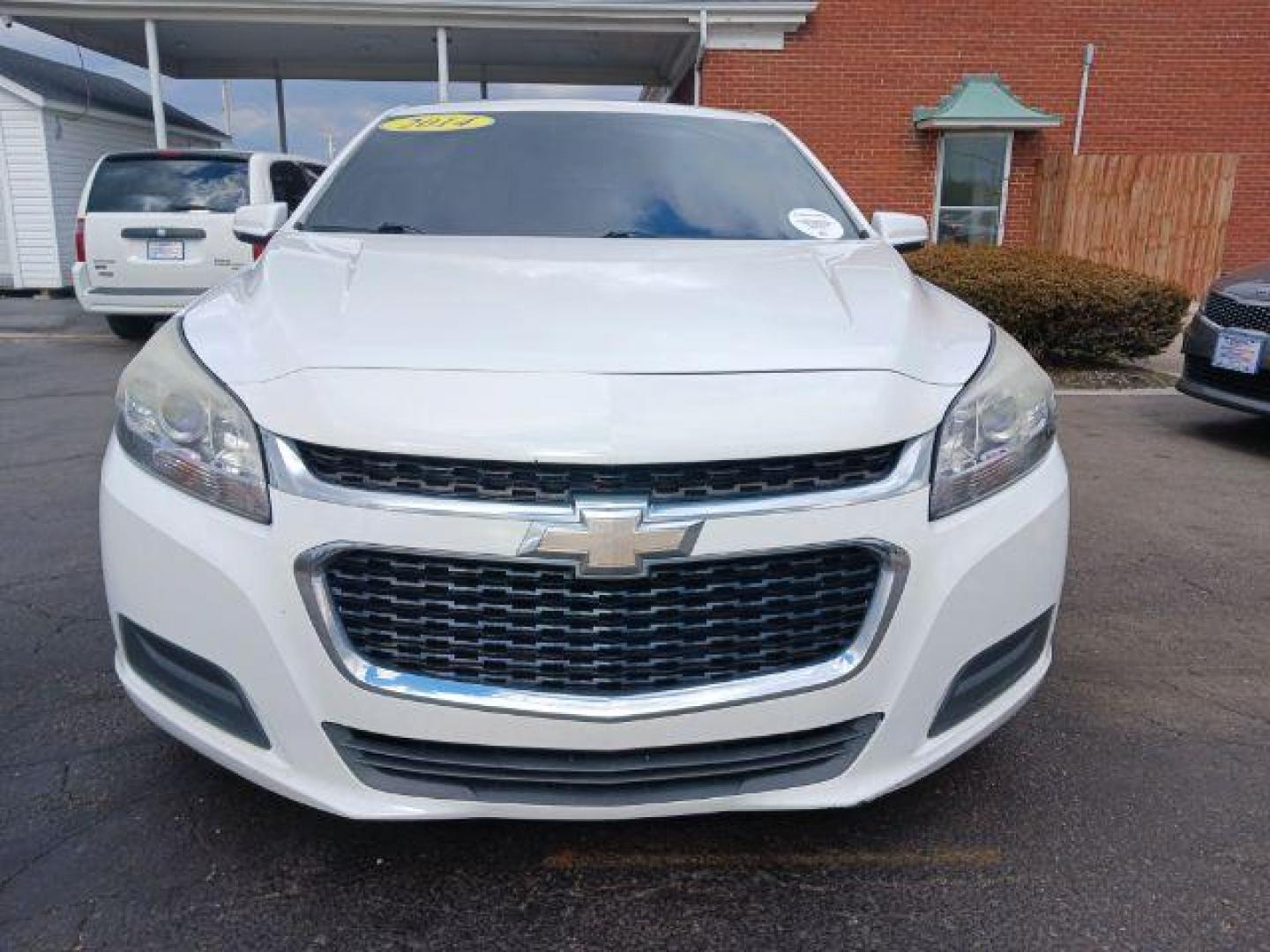 2014 Summit White Chevrolet Malibu 1LT (1G11C5SL3EF) with an 2.5L L4 DOHC 16V engine, 6-Speed Automatic transmission, located at 1230 East Main St, Xenia, OH, 45385, (937) 908-9800, 39.688026, -83.910172 - Photo#1