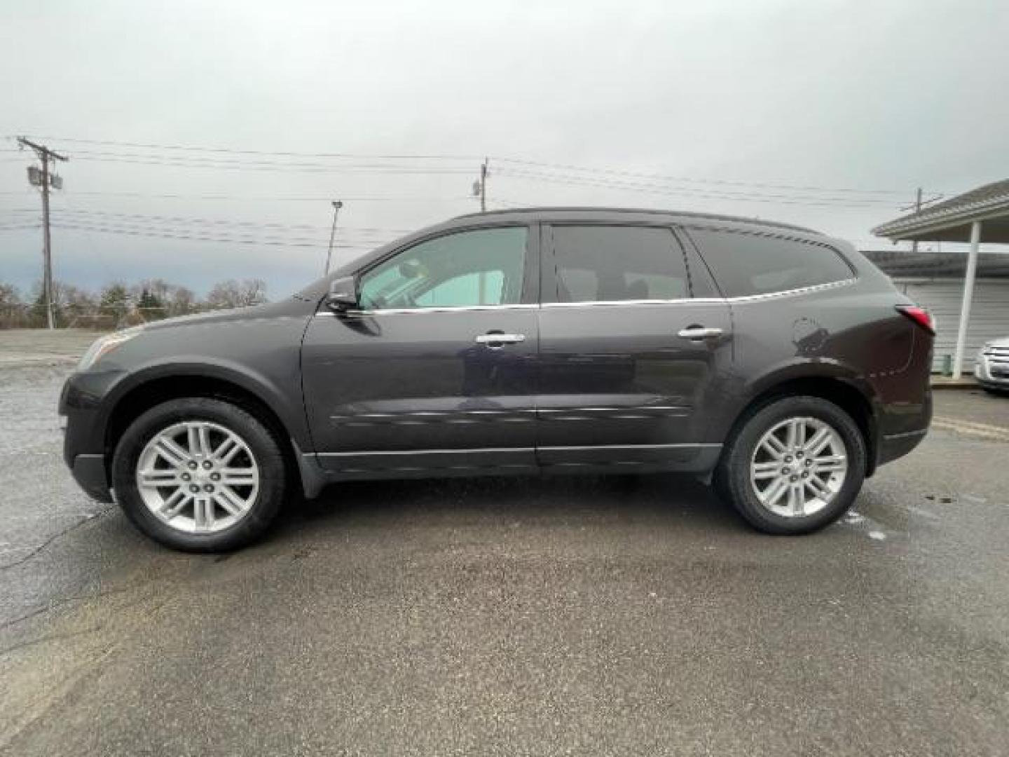 2014 Cyber Gray Metallic Chevrolet Traverse 1LT FWD (1GNKRGKD9EJ) with an 3.6L V6 DOHC 24V engine, 6-Speed Automatic transmission, located at 1184 Kauffman Ave, Fairborn, OH, 45324, (937) 908-9800, 39.807072, -84.030914 - Photo#4