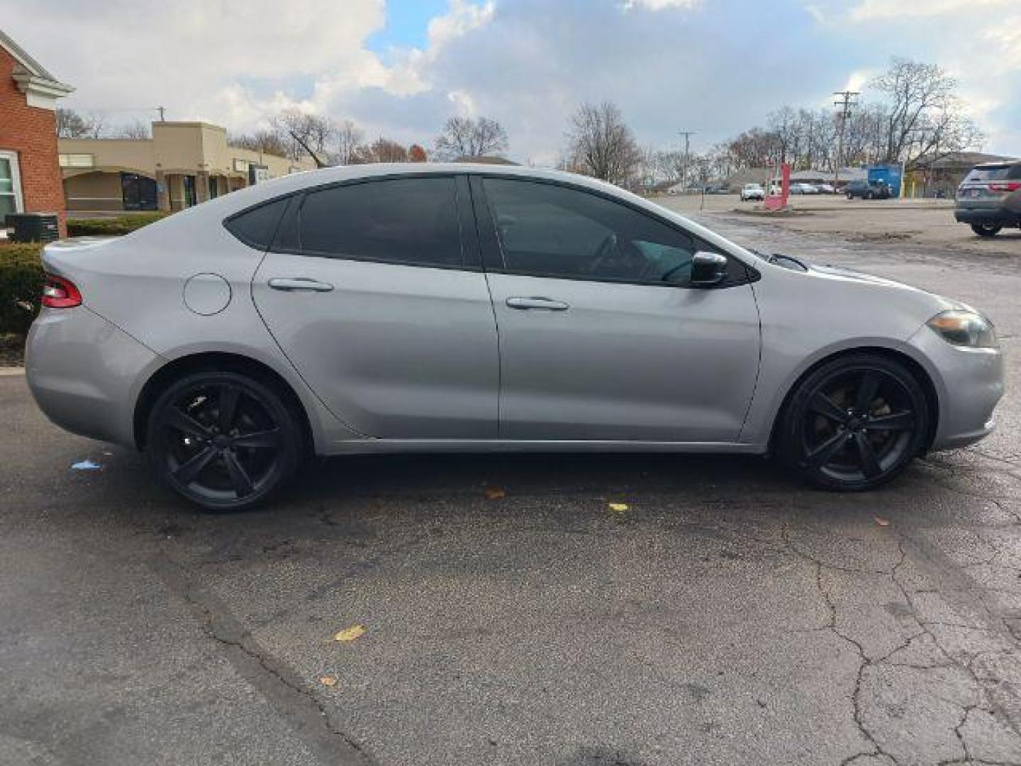 2014 Billet Silver Metallic CC Dodge Dart SXT (1C3CDFBB2ED) with an 2.4L L4 DOHC 16V engine, located at 1230 East Main St, Xenia, OH, 45385, (937) 908-9800, 39.688026, -83.910172 - Photo#4