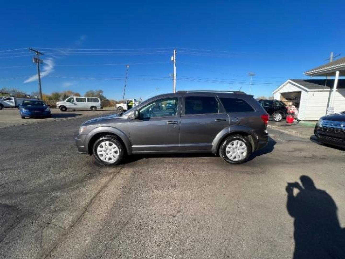 2014 Granite Crystal Met CC Dodge Journey SE (3C4PDCAB7ET) with an 2.4L L4 DOHC 16V engine, 4-Speed Automatic transmission, located at 4508 South Dixie Dr, Moraine, OH, 45439, (937) 908-9800, 39.689976, -84.218452 - Photo#3