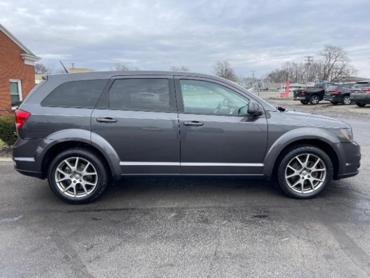 2014 Granite Crystal Met CC Dodge Journey R/T AWD (3C4PDDEG5ET) with an 3.6L V6 DOHC 24V engine, 6-Speed Automatic transmission, located at 4508 South Dixie Dr, Moraine, OH, 45439, (937) 908-9800, 39.689976, -84.218452 - Photo#5