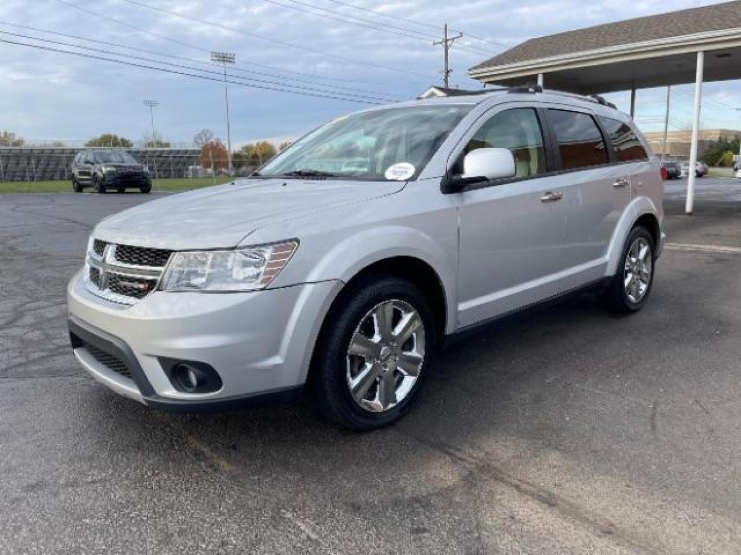 2014 Bright Silver Metallic CC Dodge Journey Limited AWD (3C4PDDDG1ET) with an 3.6L V6 DOHC 24V engine, 6-Speed Automatic transmission, located at 1230 East Main St, Xenia, OH, 45385, (937) 908-9800, 39.688026, -83.910172 - Photo#2