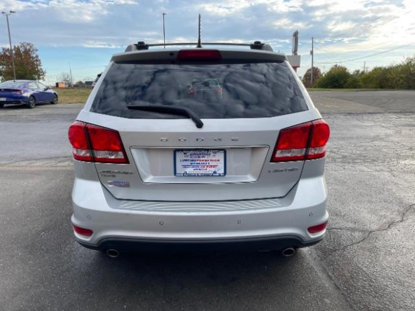 2014 Bright Silver Metallic CC Dodge Journey Limited AWD (3C4PDDDG1ET) with an 3.6L V6 DOHC 24V engine, 6-Speed Automatic transmission, located at 1230 East Main St, Xenia, OH, 45385, (937) 908-9800, 39.688026, -83.910172 - Photo#4