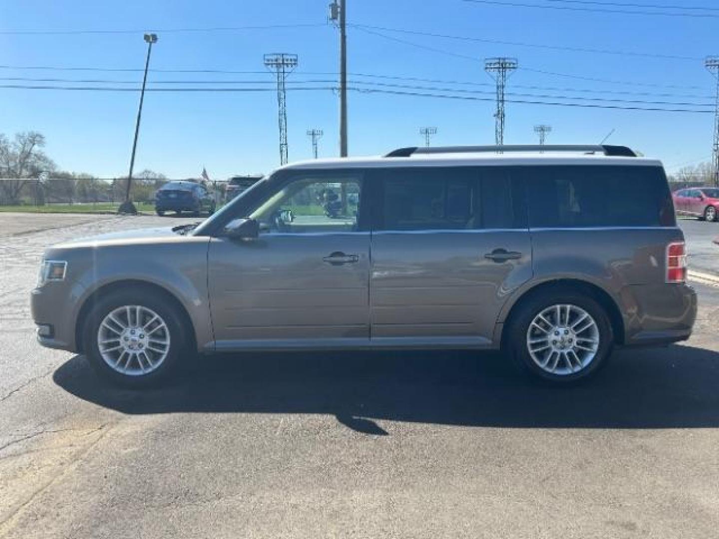 2014 Mineral Gray Metallic Ford Flex SEL FWD (2FMGK5C84EB) with an 3.5L V6 DOHC 24V engine, 6-Speed Automatic Overdrive transmission, located at 1951 S Dayton Lakeview Rd., New Carlisle, OH, 45344, (937) 908-9800, 39.890999, -84.050255 - Photo#3