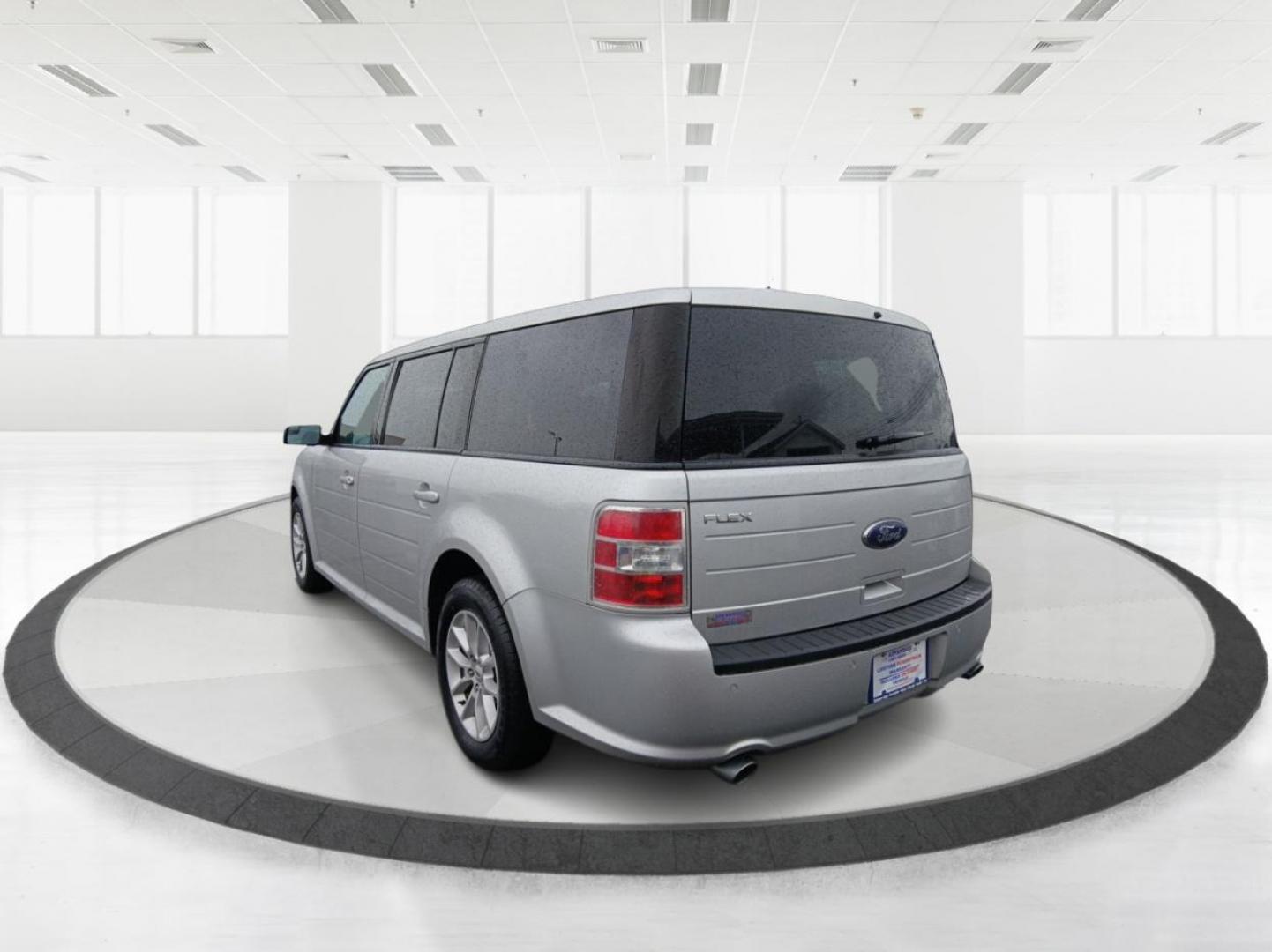 2014 Ford Flex SE FWD (2FMGK5B8XEB) with an 3.5L V6 DOHC 24V engine, 6-Speed Automatic Overdrive transmission, located at 4508 South Dixie Dr, Moraine, OH, 45439, (937) 908-9800, 39.689976, -84.218452 - Third Row - Photo#4