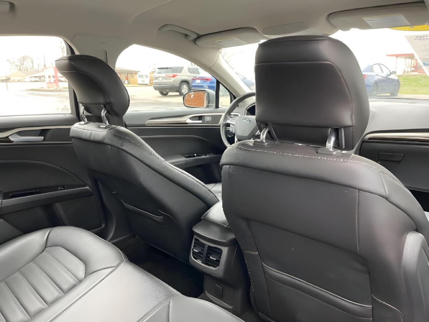 2014 Sterling Gray Ford Fusion (3FA6P0HD5ER) with an 1.5L L4 DOHC 16V engine, located at 401 Woodman Dr, Riverside, OH, 45431, (937) 908-9800, 39.760899, -84.123421 - Photo#7