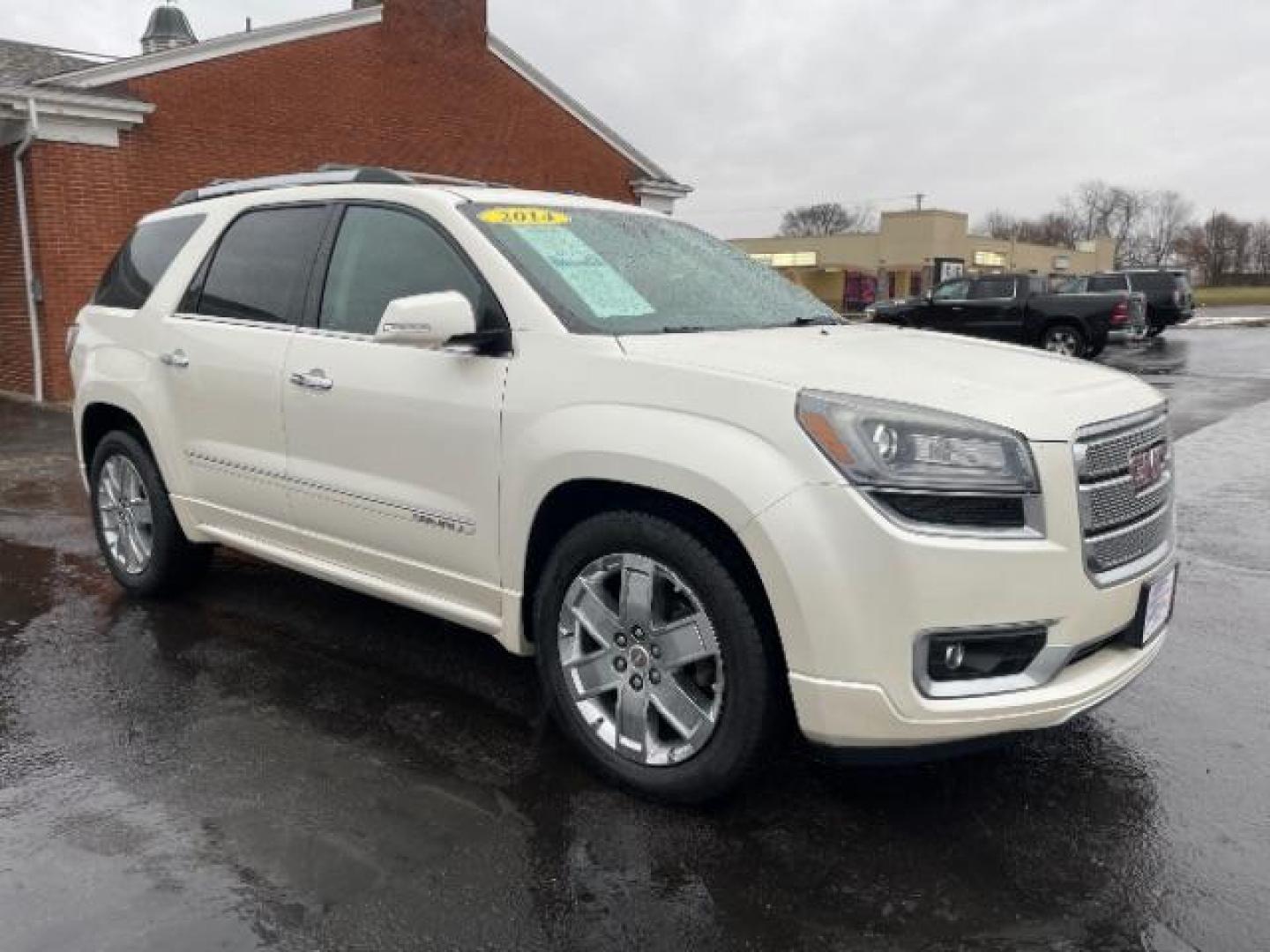 2014 White Diamond Tricoat GMC Acadia Denali AWD (1GKKVTKD0EJ) with an 3.6L V6 DOHC 24V engine, 6-Speed Automatic transmission, located at 1099 N County Rd 25A, Troy, OH, 45373, (937) 908-9800, 40.057079, -84.212883 - Photo#0