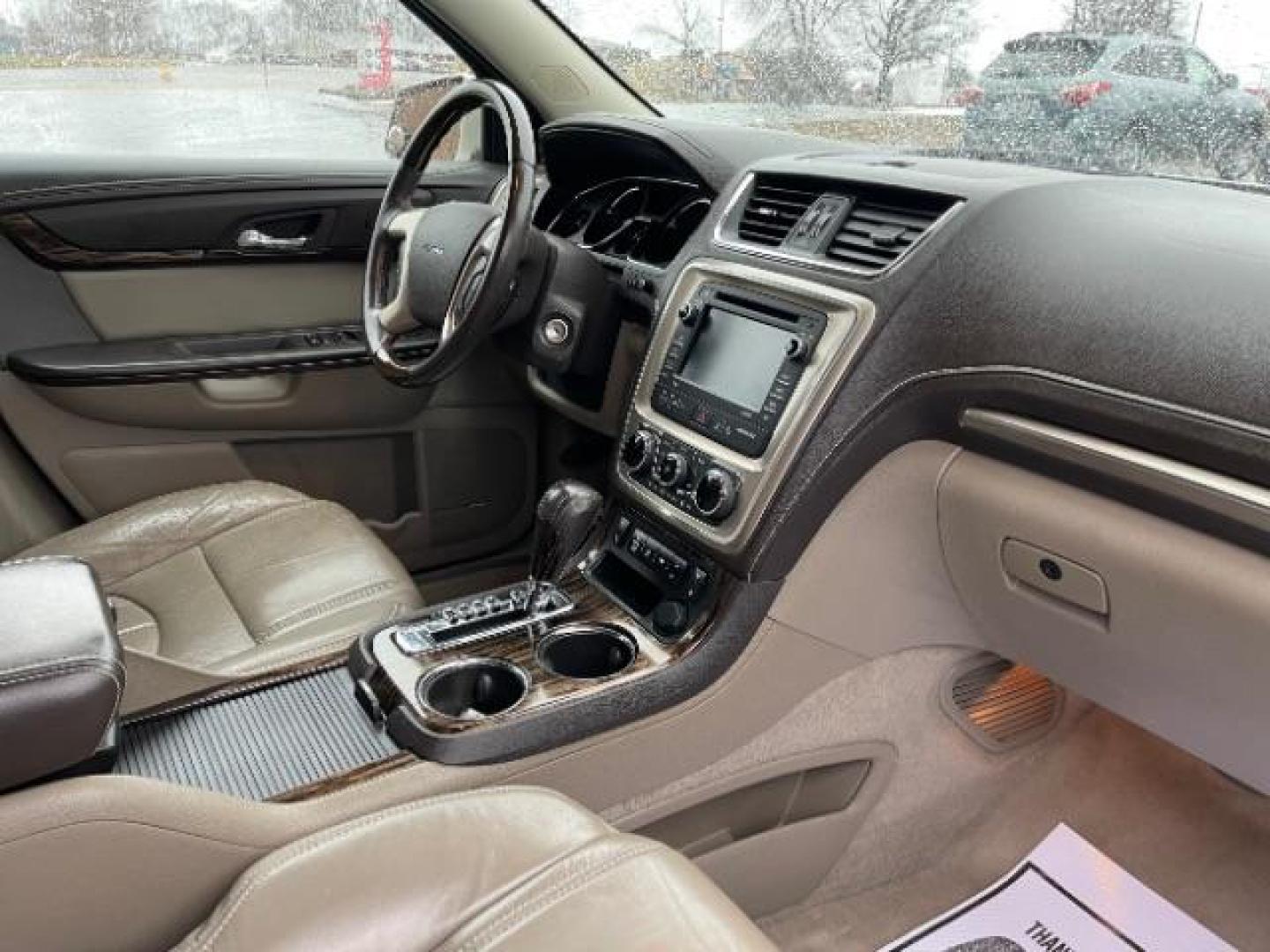 2014 White Diamond Tricoat GMC Acadia Denali AWD (1GKKVTKD0EJ) with an 3.6L V6 DOHC 24V engine, 6-Speed Automatic transmission, located at 1099 N County Rd 25A, Troy, OH, 45373, (937) 908-9800, 40.057079, -84.212883 - Photo#8