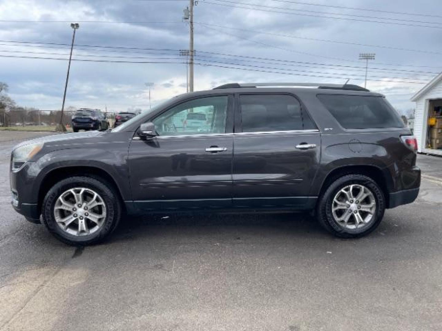 2014 Cyber Gray Metallic GMC Acadia SLT-1 FWD (1GKKRRKD1EJ) with an 3.6L V6 DOHC 24V engine, 6-Speed Automatic transmission, located at 1951 S Dayton Lakeview Rd., New Carlisle, OH, 45344, (937) 908-9800, 39.890999, -84.050255 - Photo#3